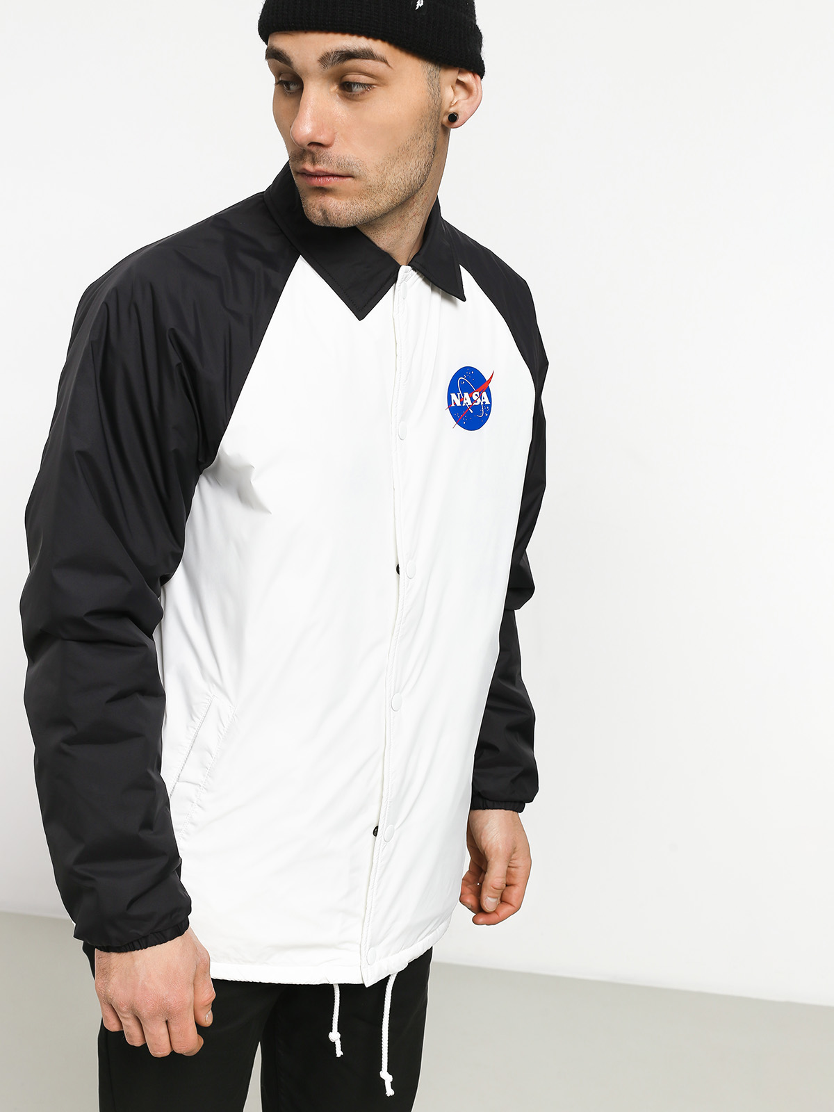 Bunda Vans Space Space Voyager Torrey (space white/black nasa)