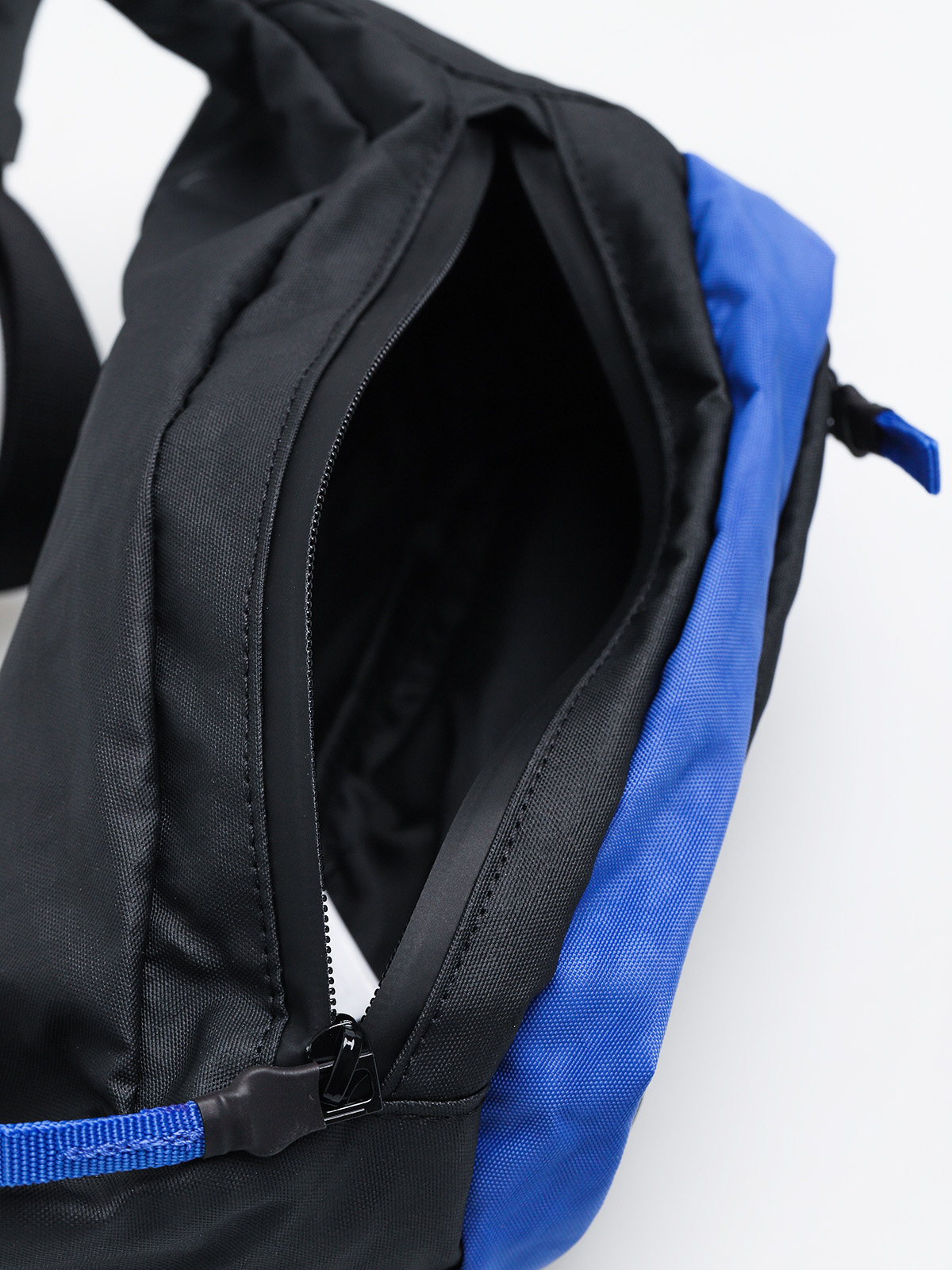 Ľadvinka adidas Dailywaistbag (multicolor/white/bold green/hi res blue s18)