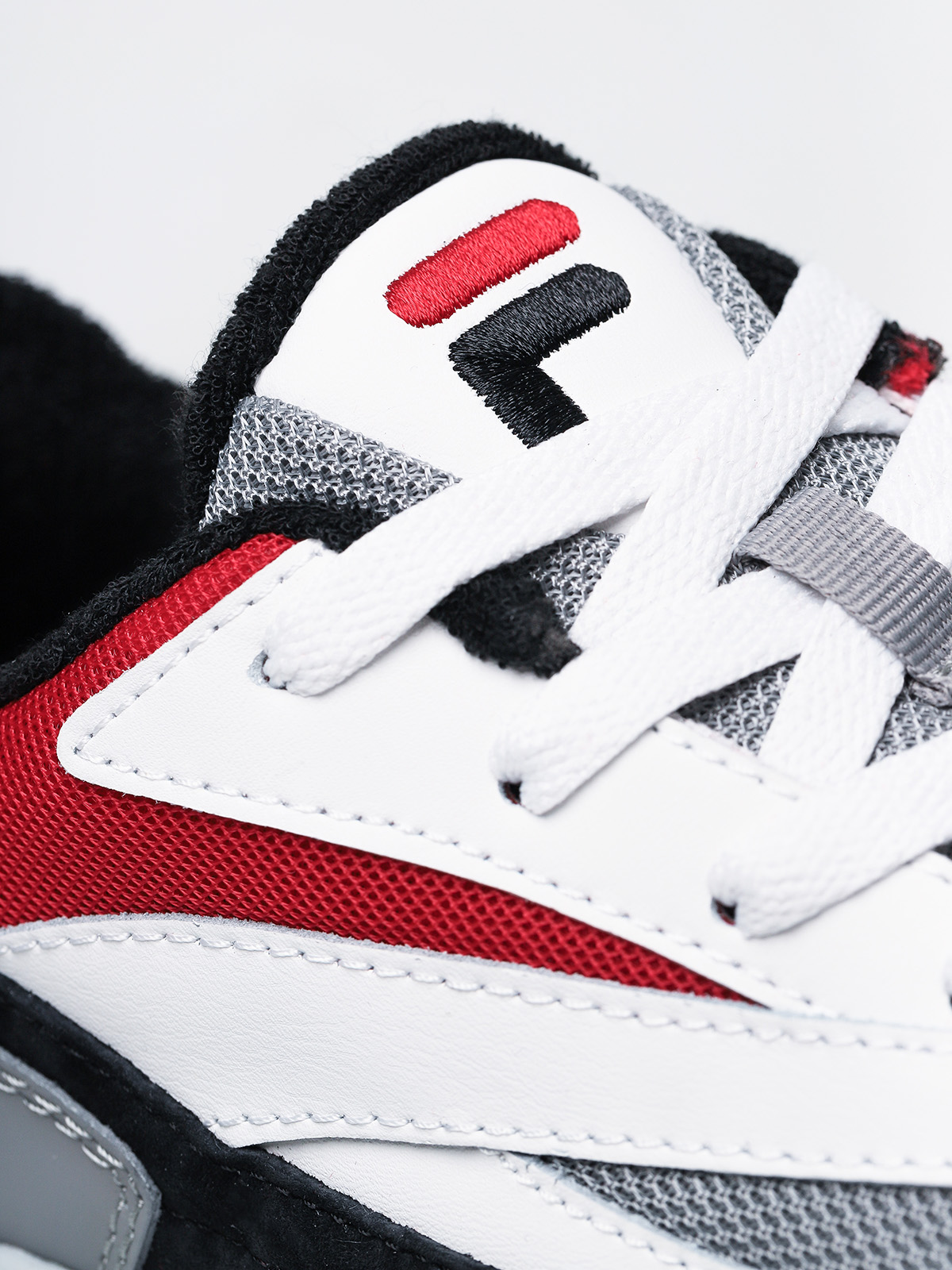 Topánky Fila V94M Low (black/white/fila red)