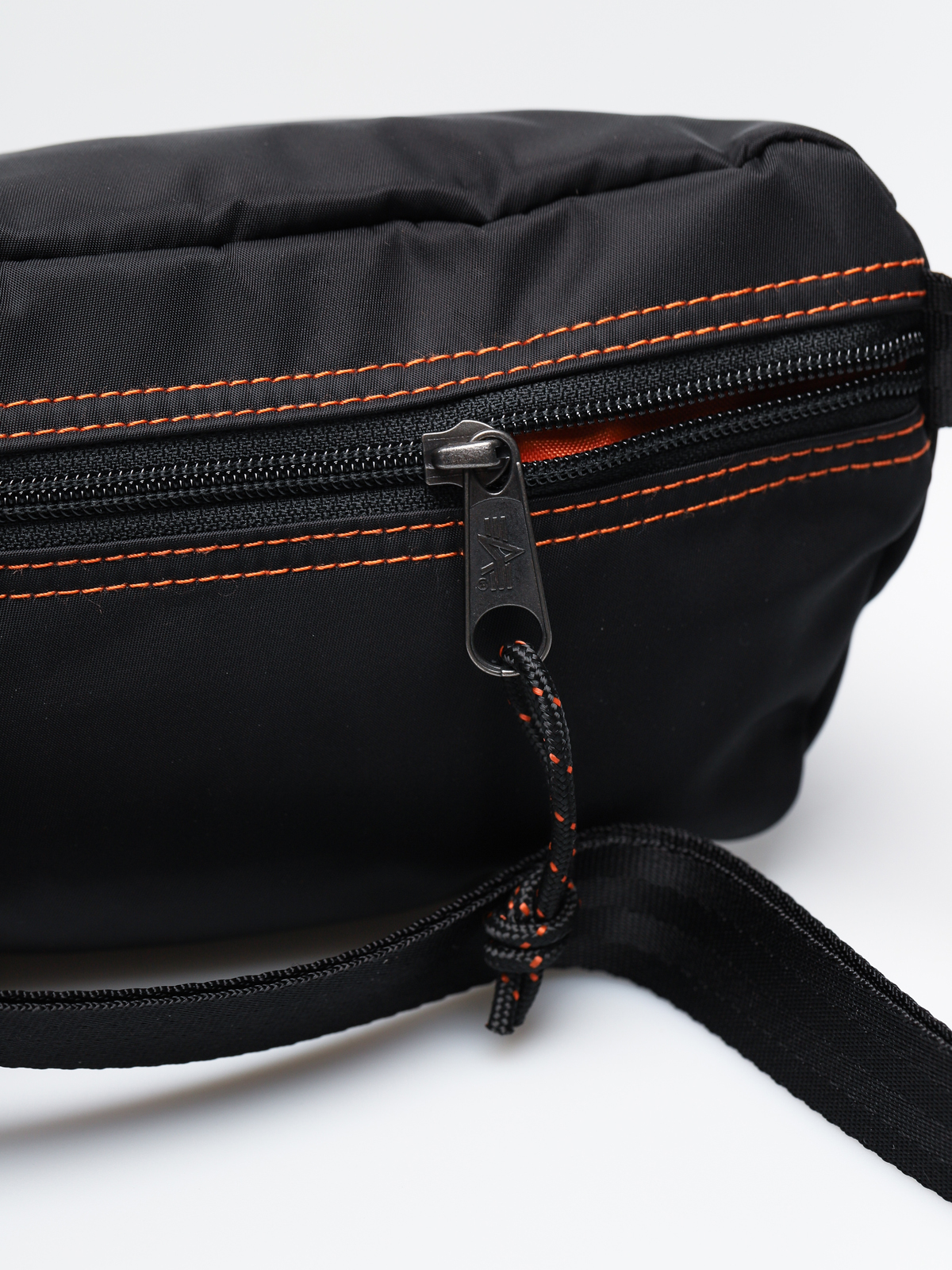 Ľadvinka Eastpak x Alpha Industries Springer (alpha black)
