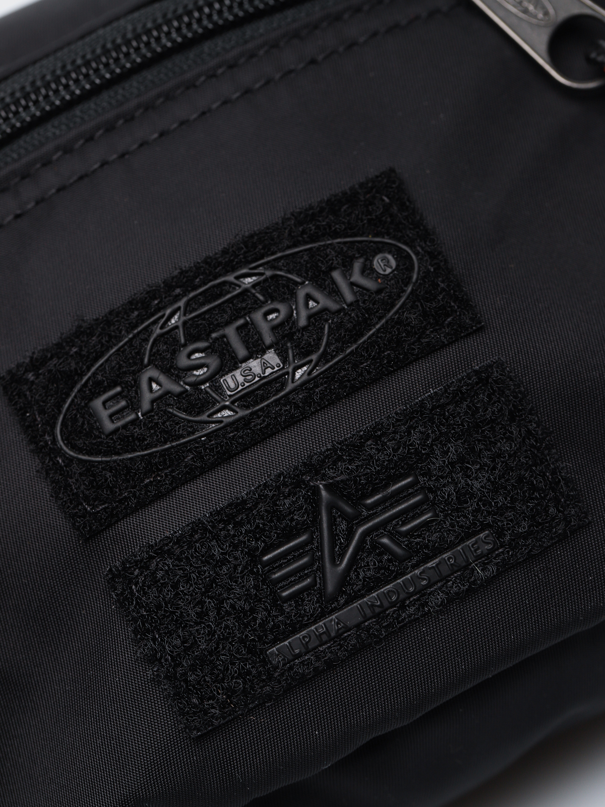 Ľadvinka Eastpak x Alpha Industries Springer (alpha black)