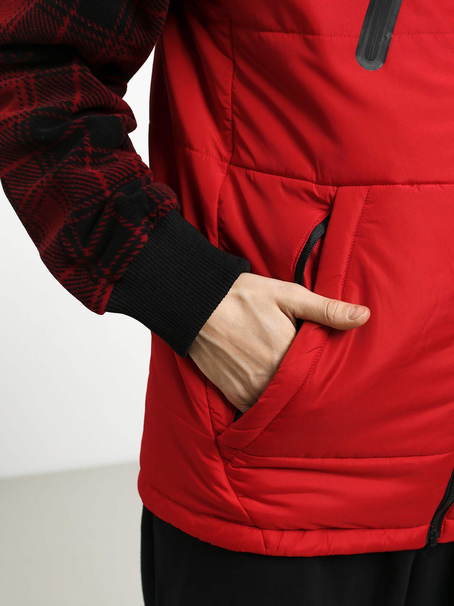 Bunda ThirtyTwo Arrowhead (red)