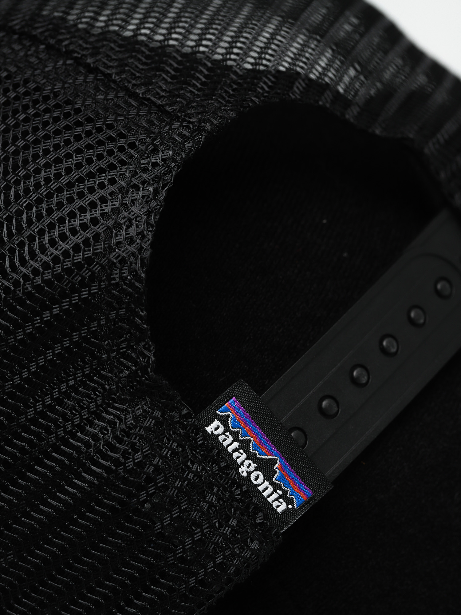 Šiltovka Patagonia P6 Logo Trucker ZD (black)