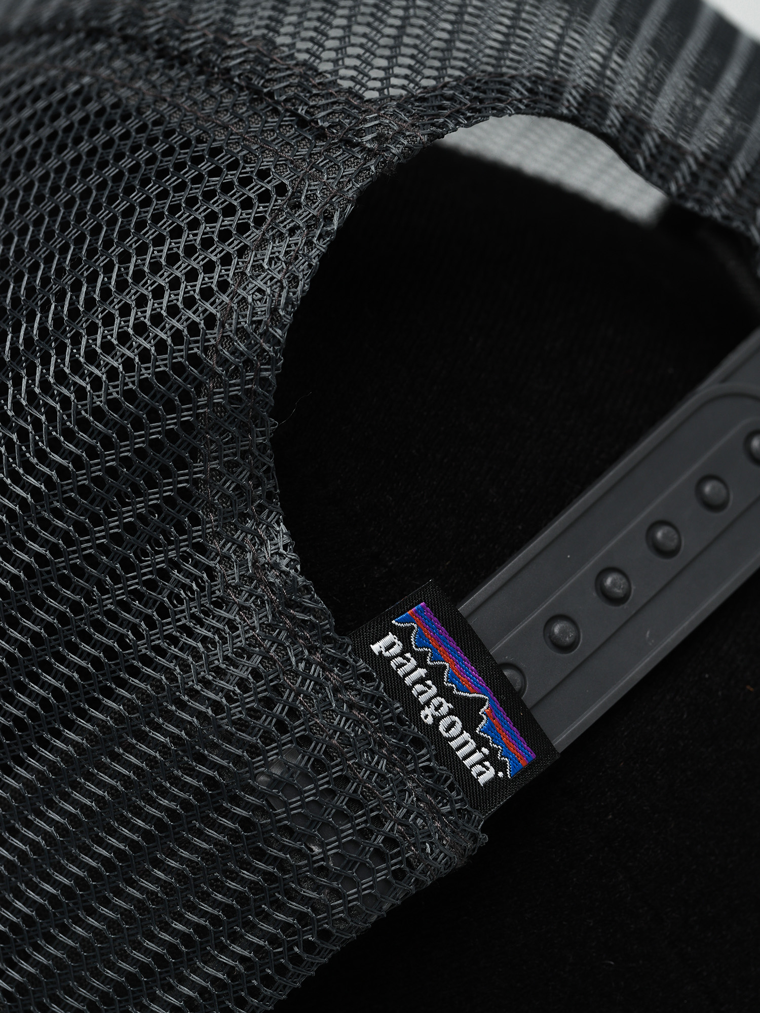 Šiltovka Patagonia P6 Logo Trucker ZD (forge grey)