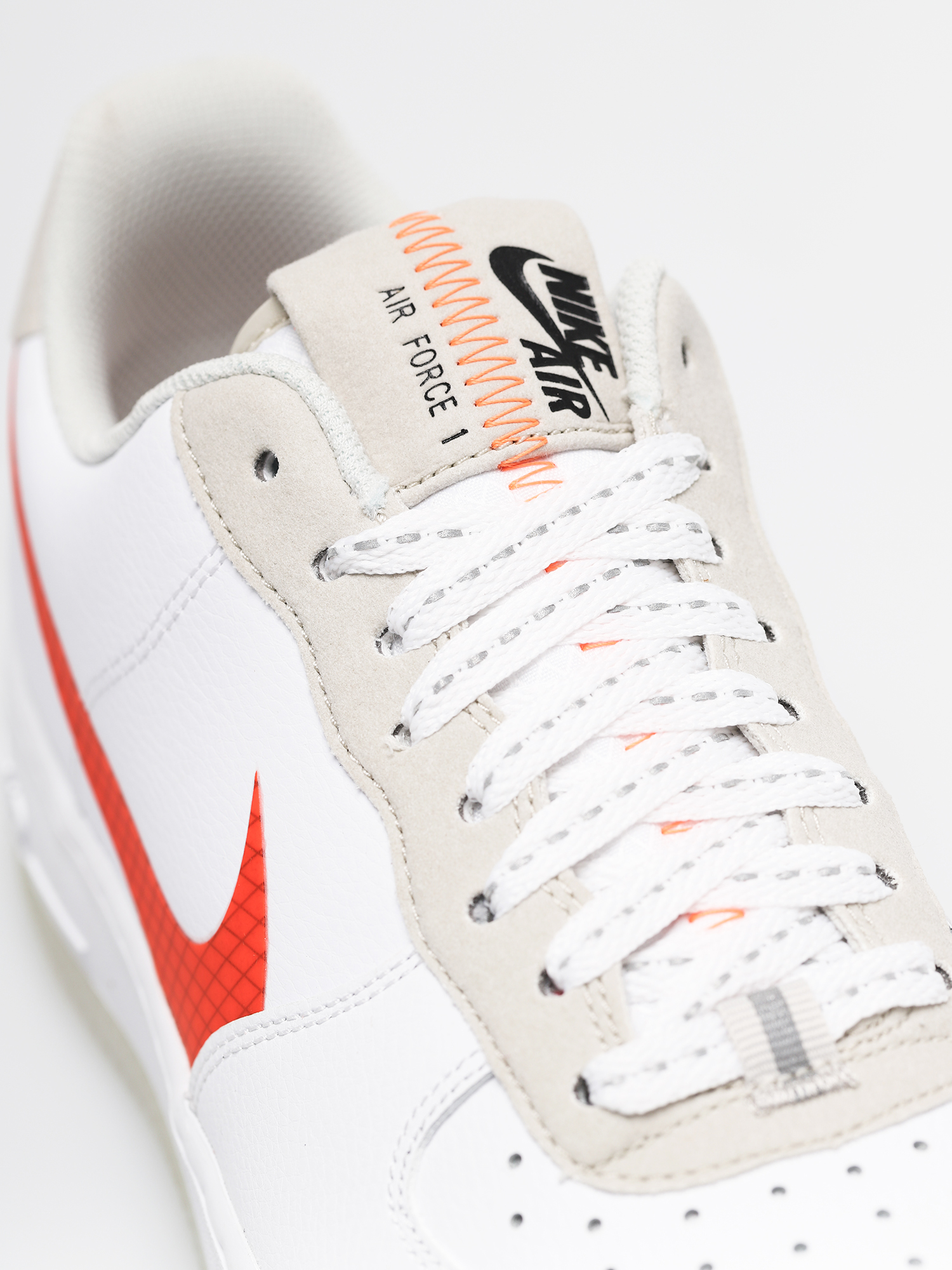 Topánky Nike Air Force 1 07 Lv8 (white/total orange summit white black)