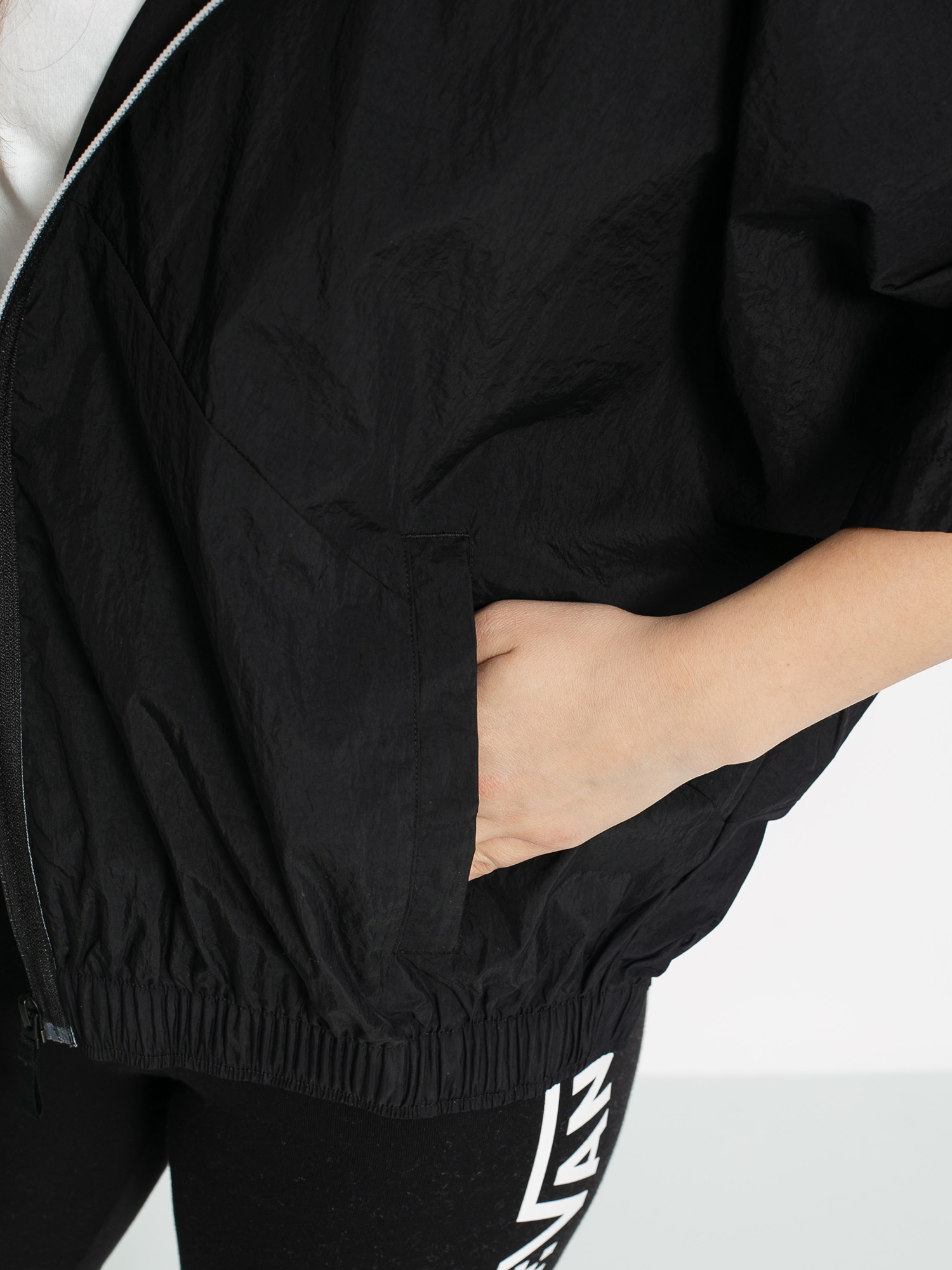 Bunda Reebok Ts Ss Wmn (black)