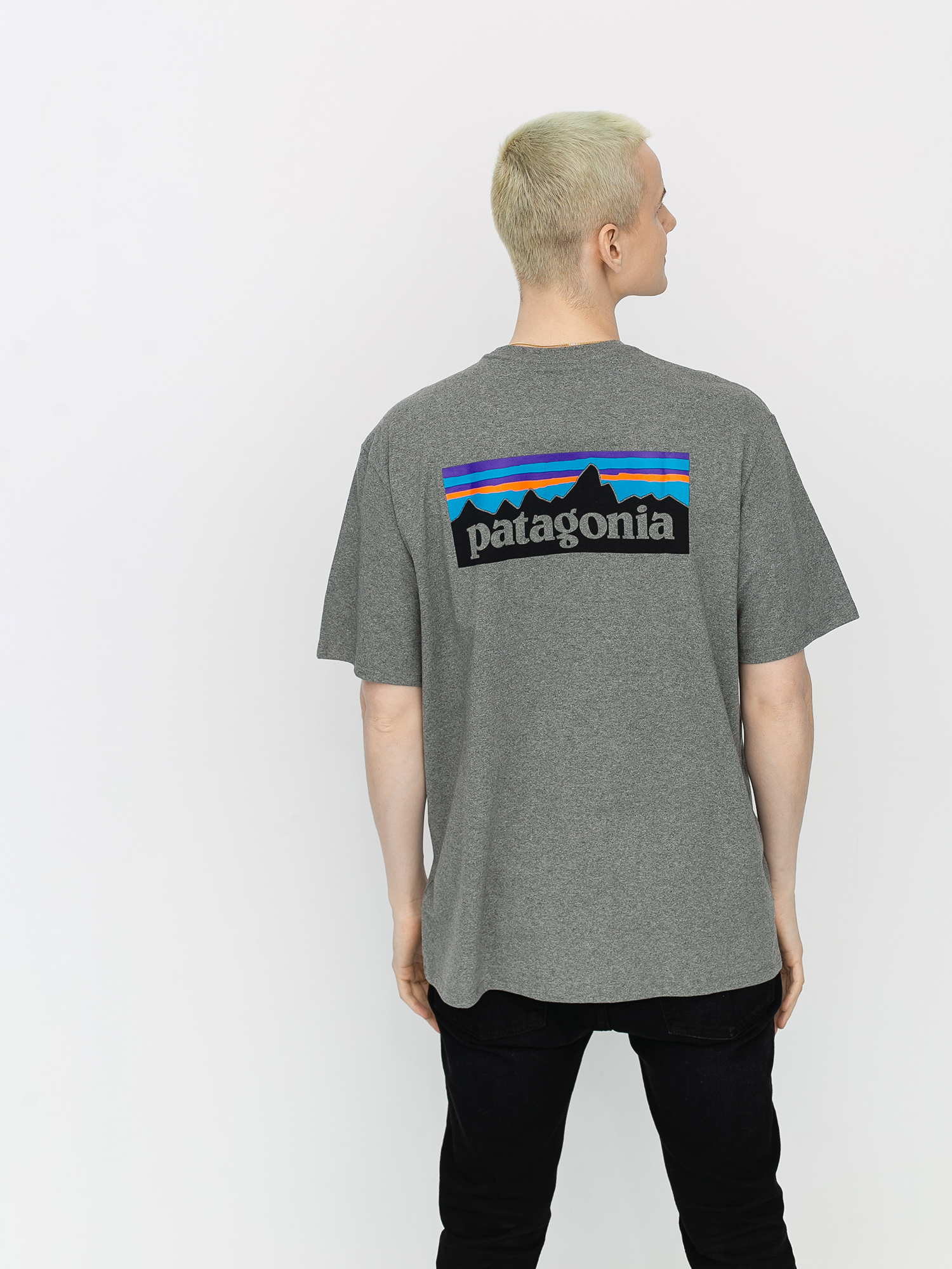 Tričko Patagonia P6 Logo Responsibili (gravel heather)