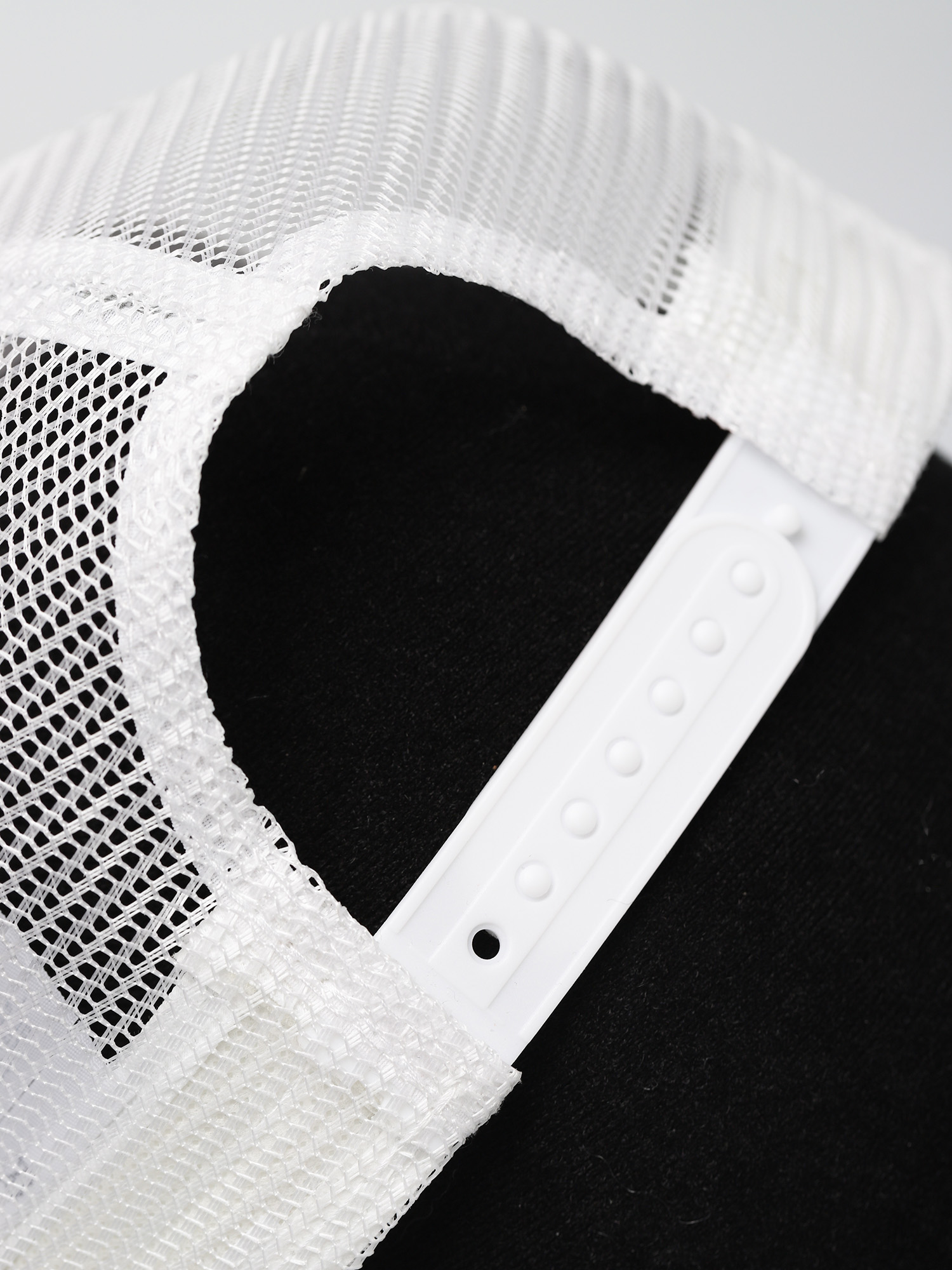 Šiltovka New Era Essential Aframe Trucker ZD (new york yankees whi)