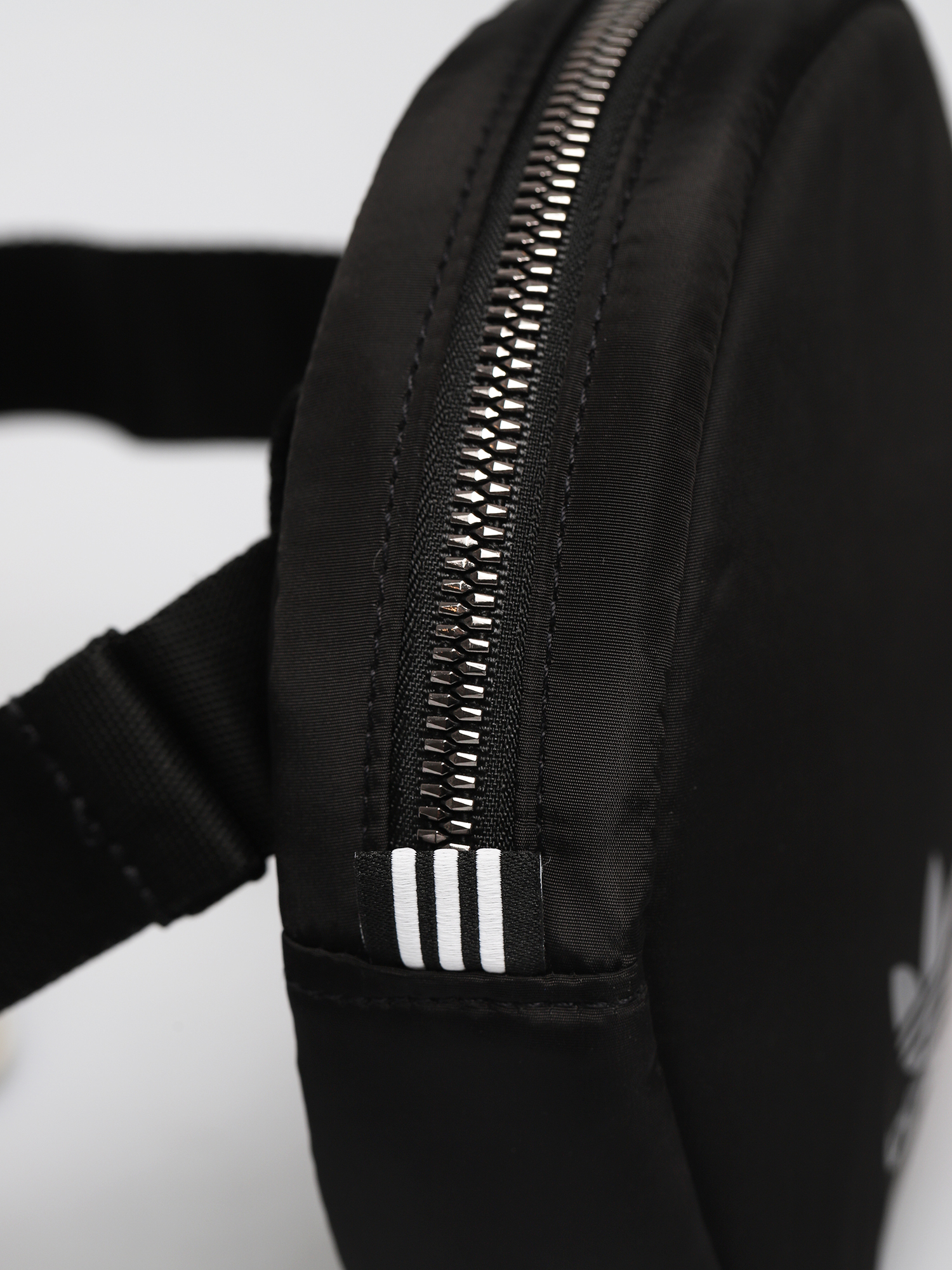 Ľadvinka adidas Originals Waistbag Round (black)