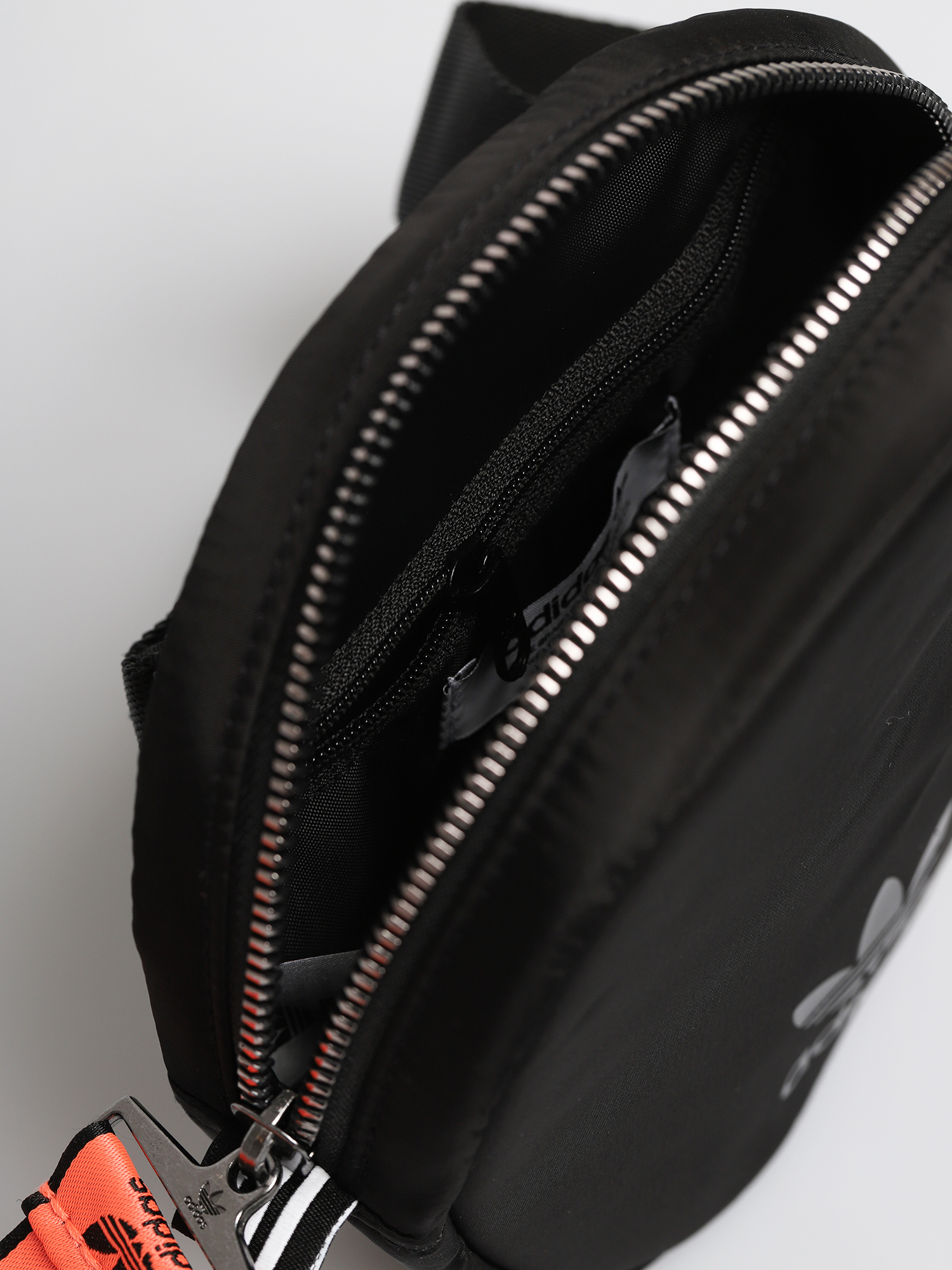 Ľadvinka adidas Originals Waistbag Round (black)