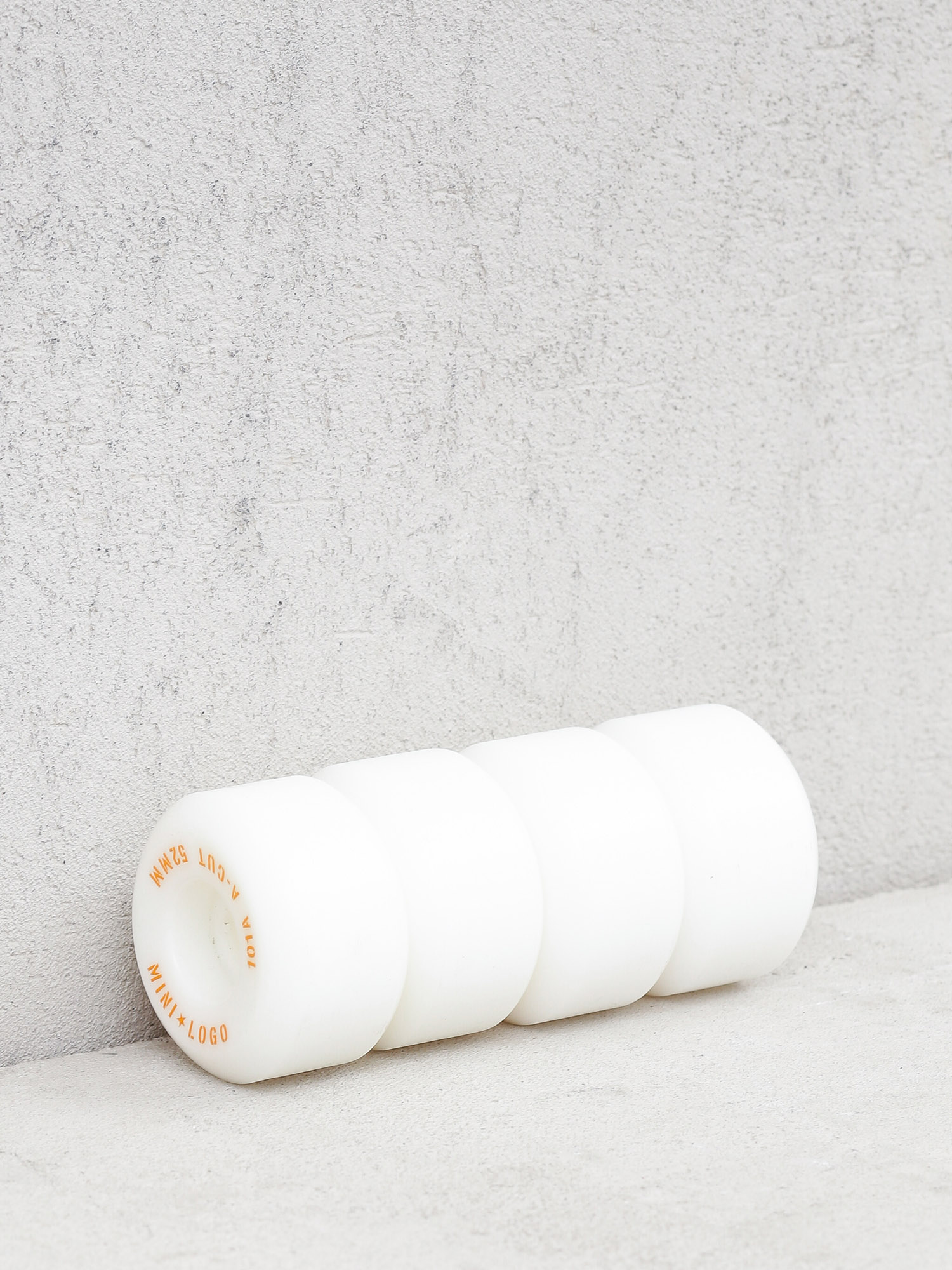 Kolieska Minilogo A Cut 2 (white)