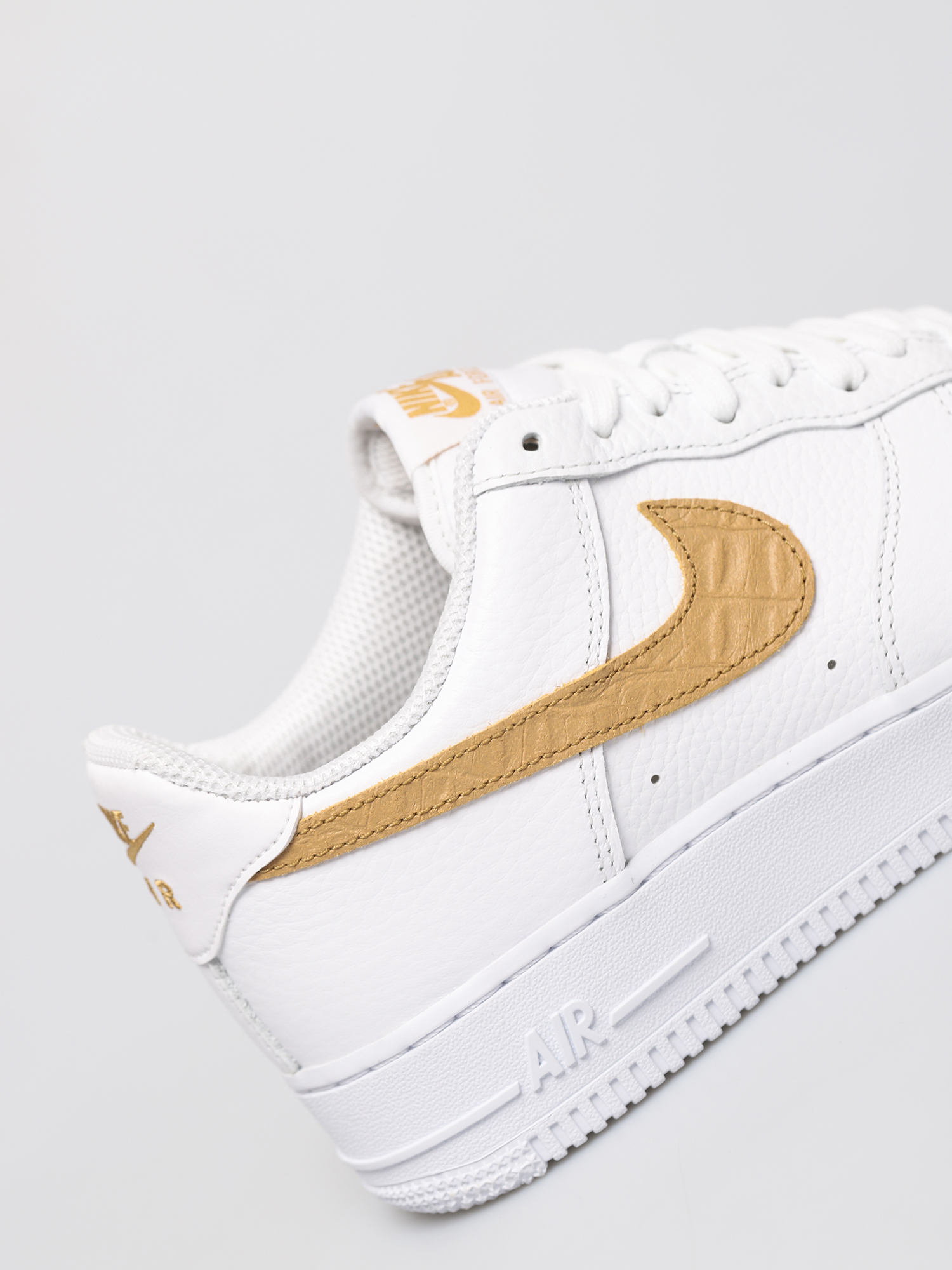 Topánky Nike Air Force 1 Lv8 (white/club gold white)