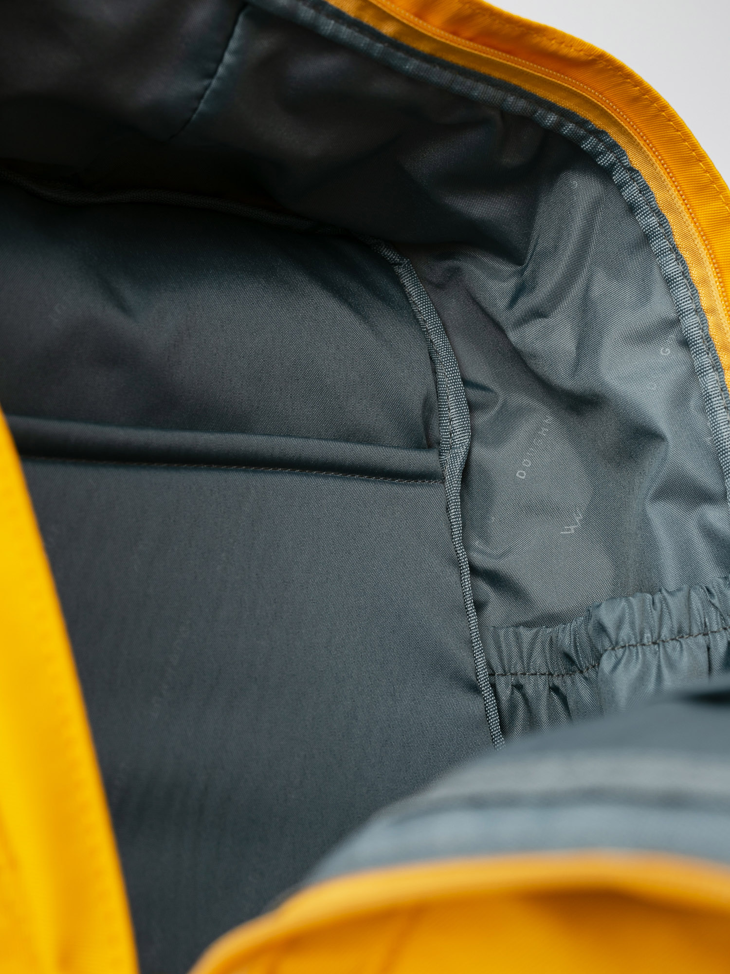 Batoh Doughnut Macaroon (mustard)