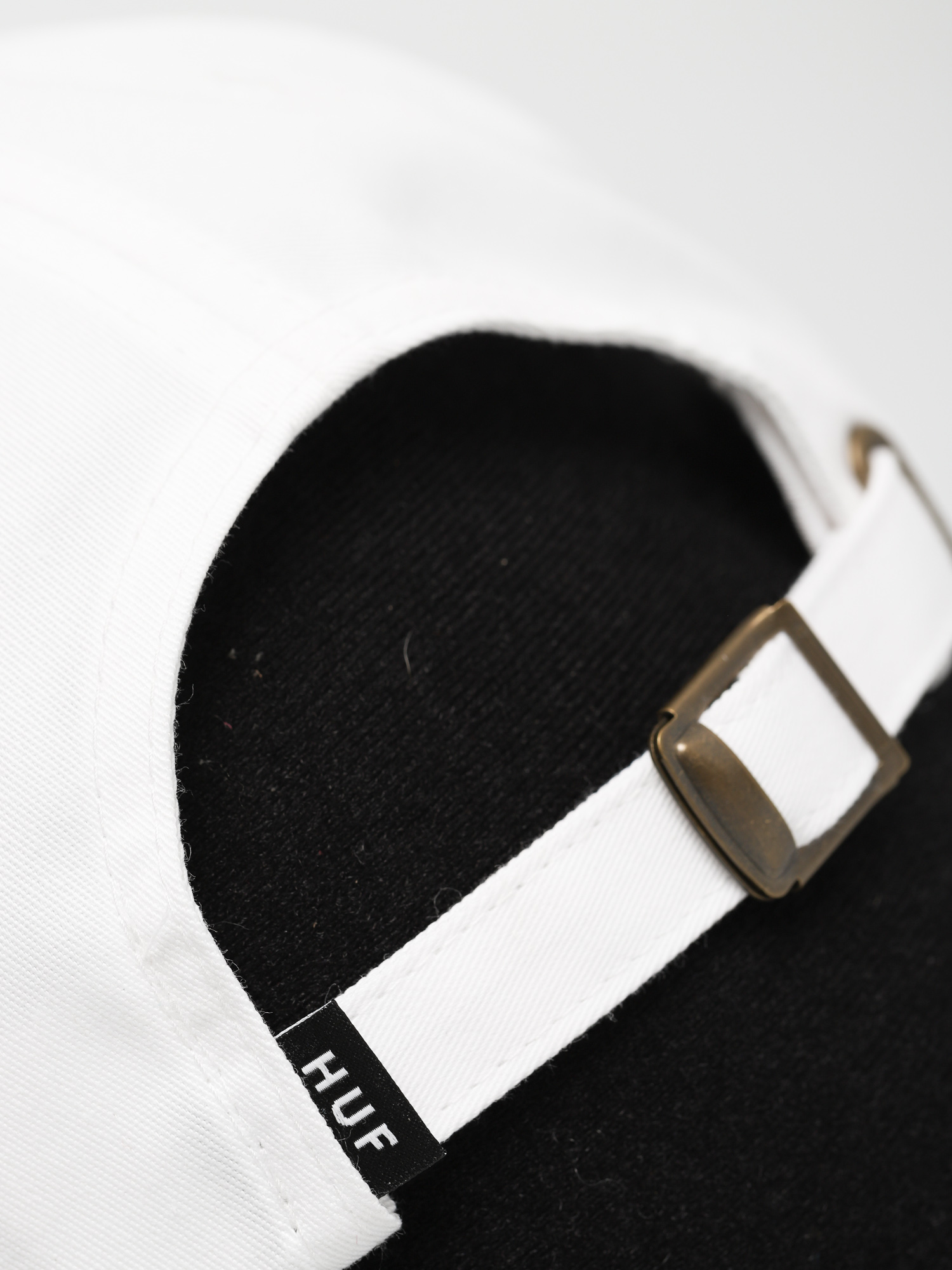 Šiltovka HUF Essentials Og Cv 6 Panel ZD (white)