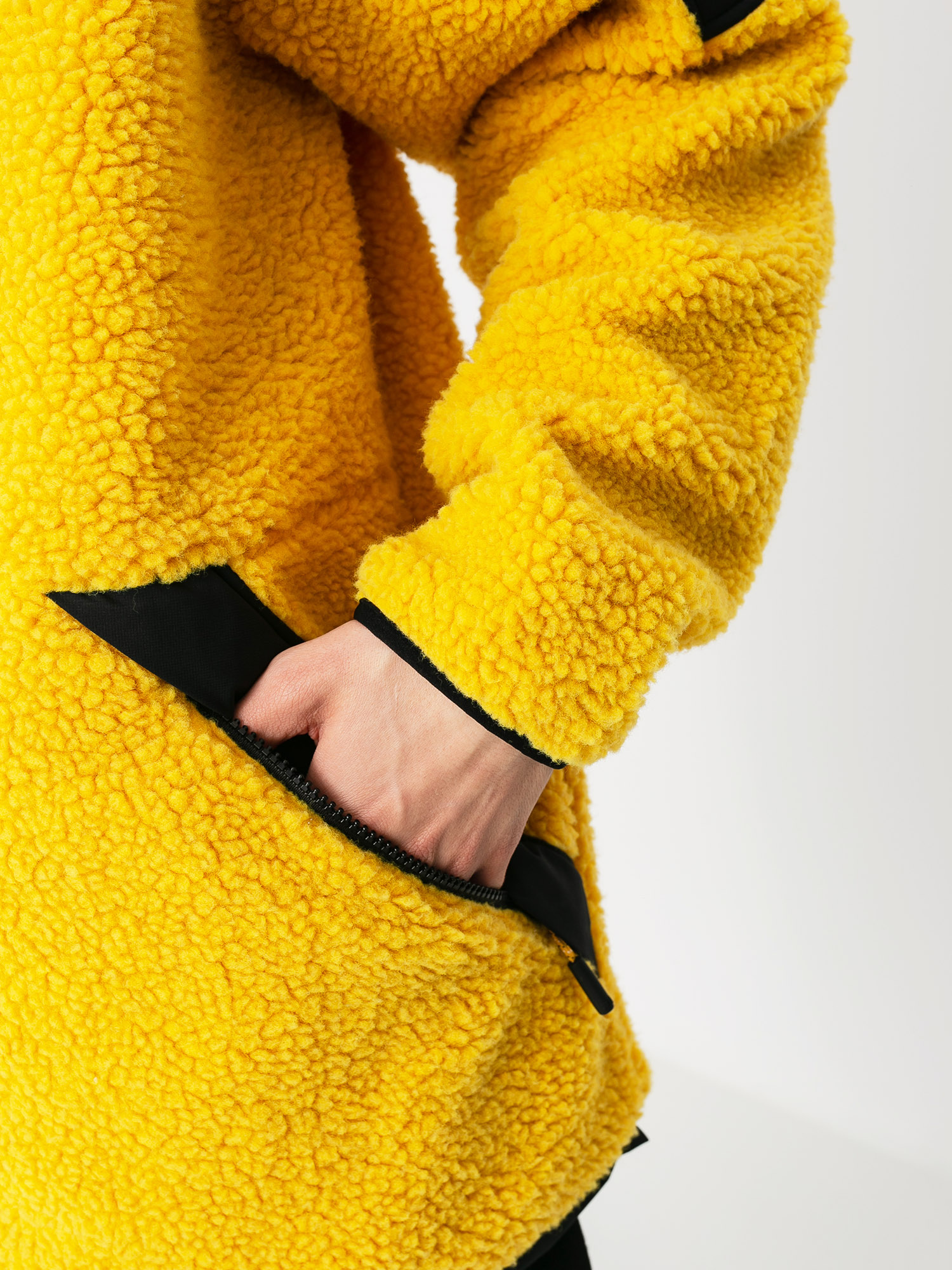 Bunda Fila Manolo (nugget gold/black)