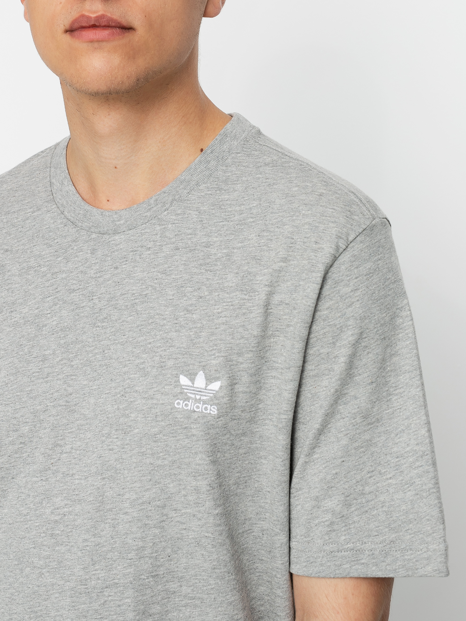 Tričko adidas Originals Essential (mgreyh)