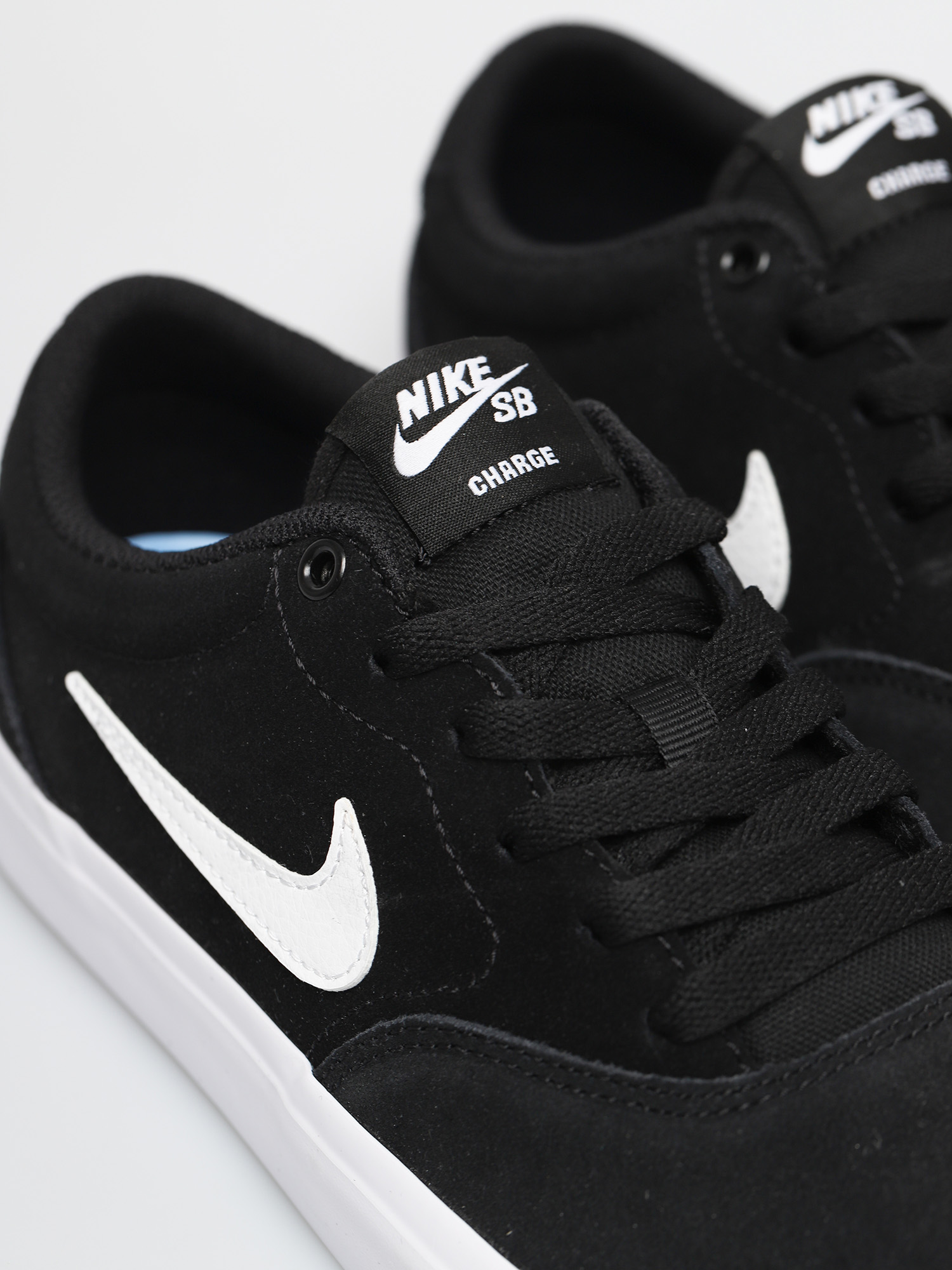 Topánky Nike SB Charge Suede (black/white/black)