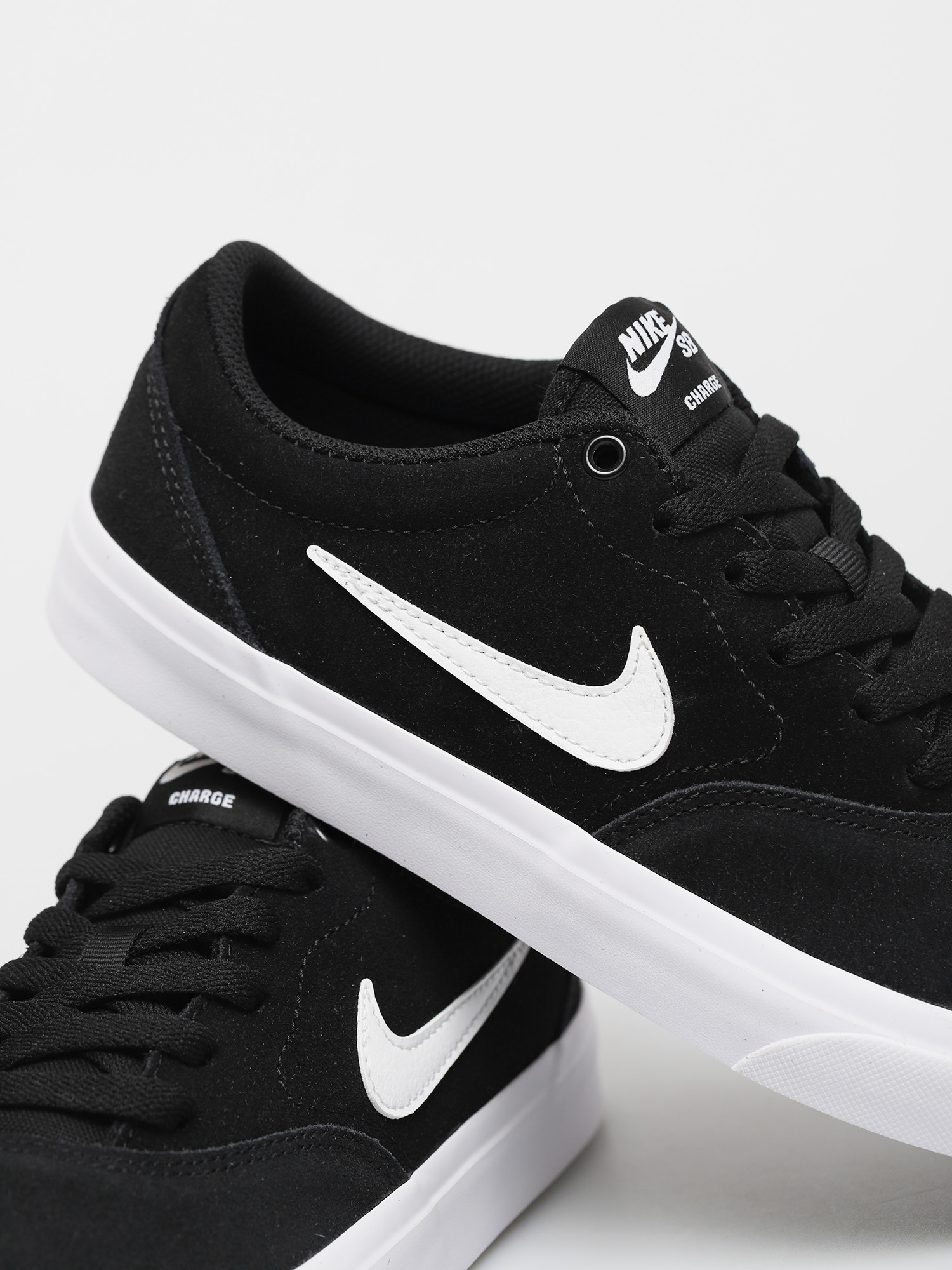 Topánky Nike SB Charge Suede (black/white/black)