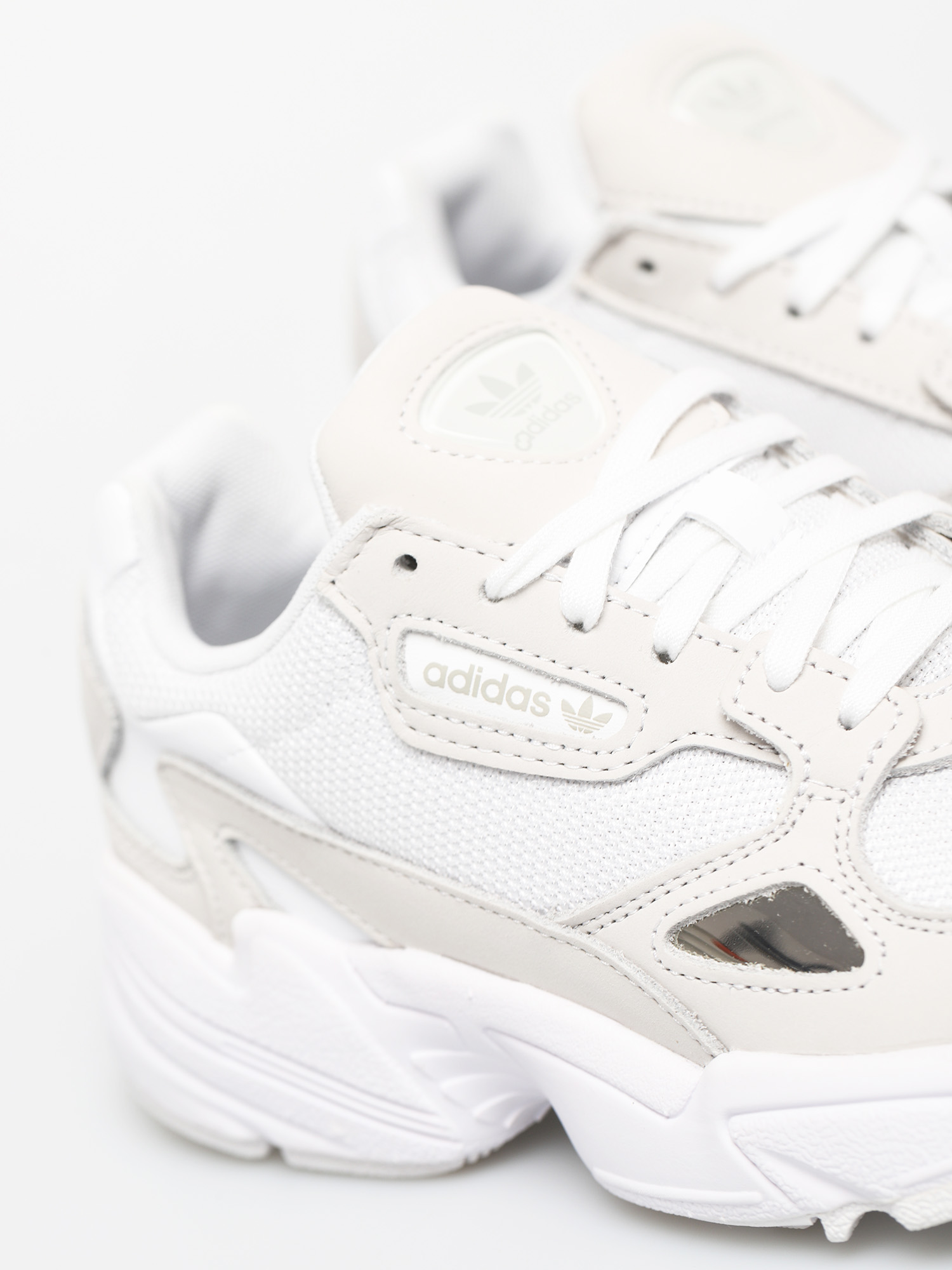 Topánky adidas Originals Falcon Wmn (ftwwht/ftwwht/crywht)