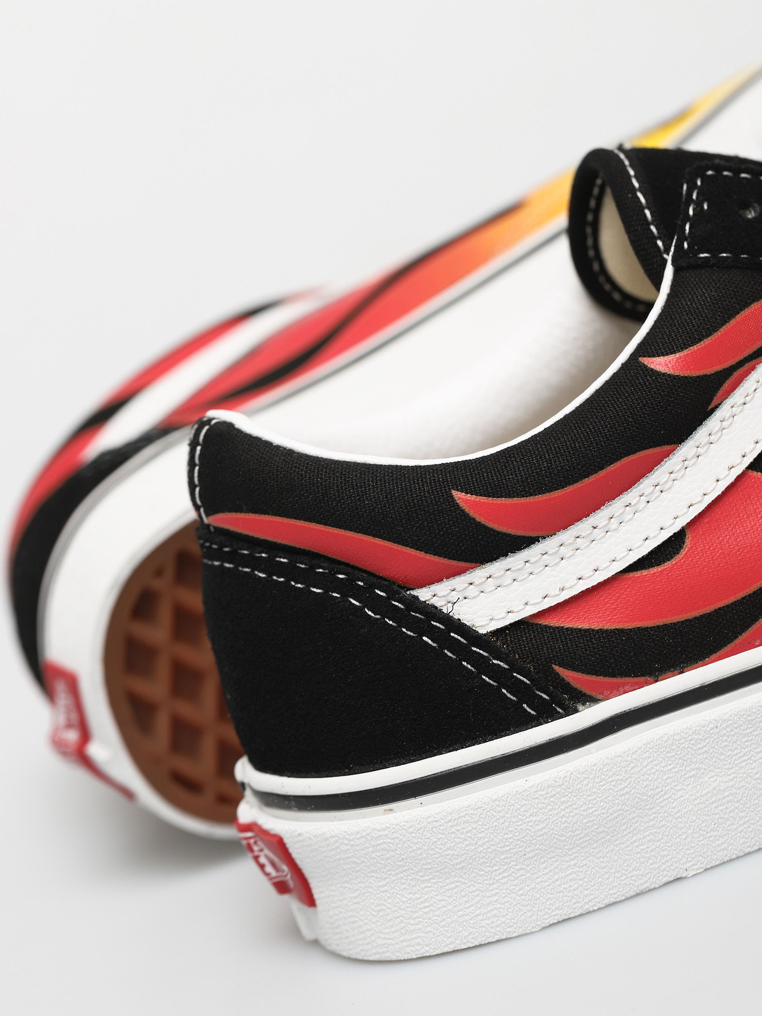 Topánky Vans Old Skool (flame/black/black/true white)