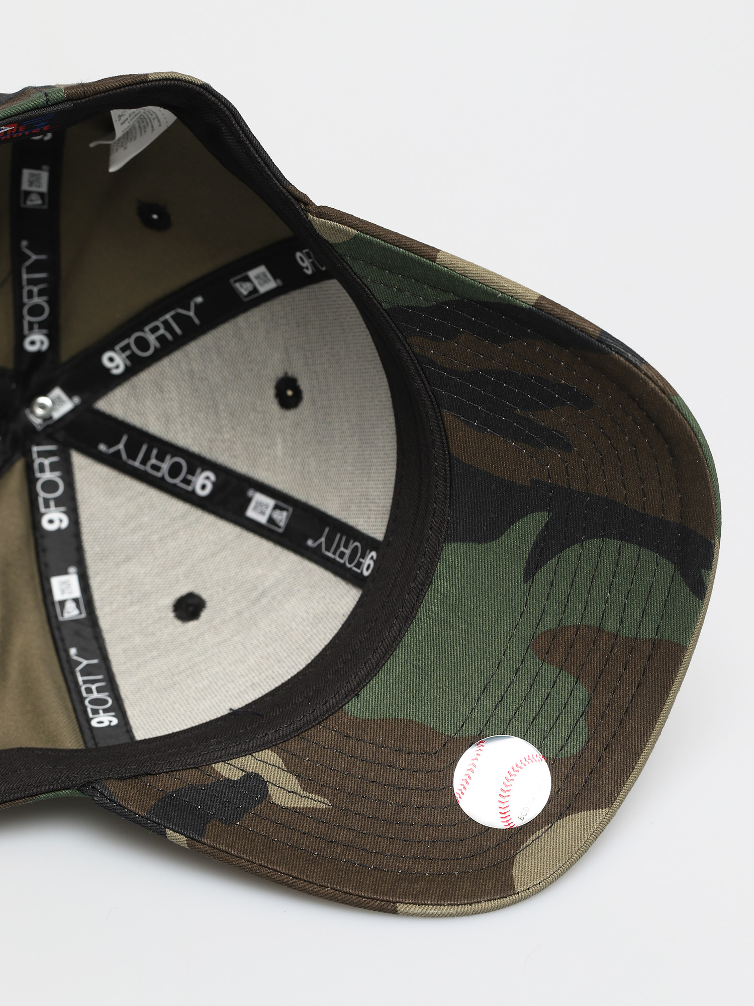 Šiltovka New Era League Essential New York Yankees ZD (woodland camo)