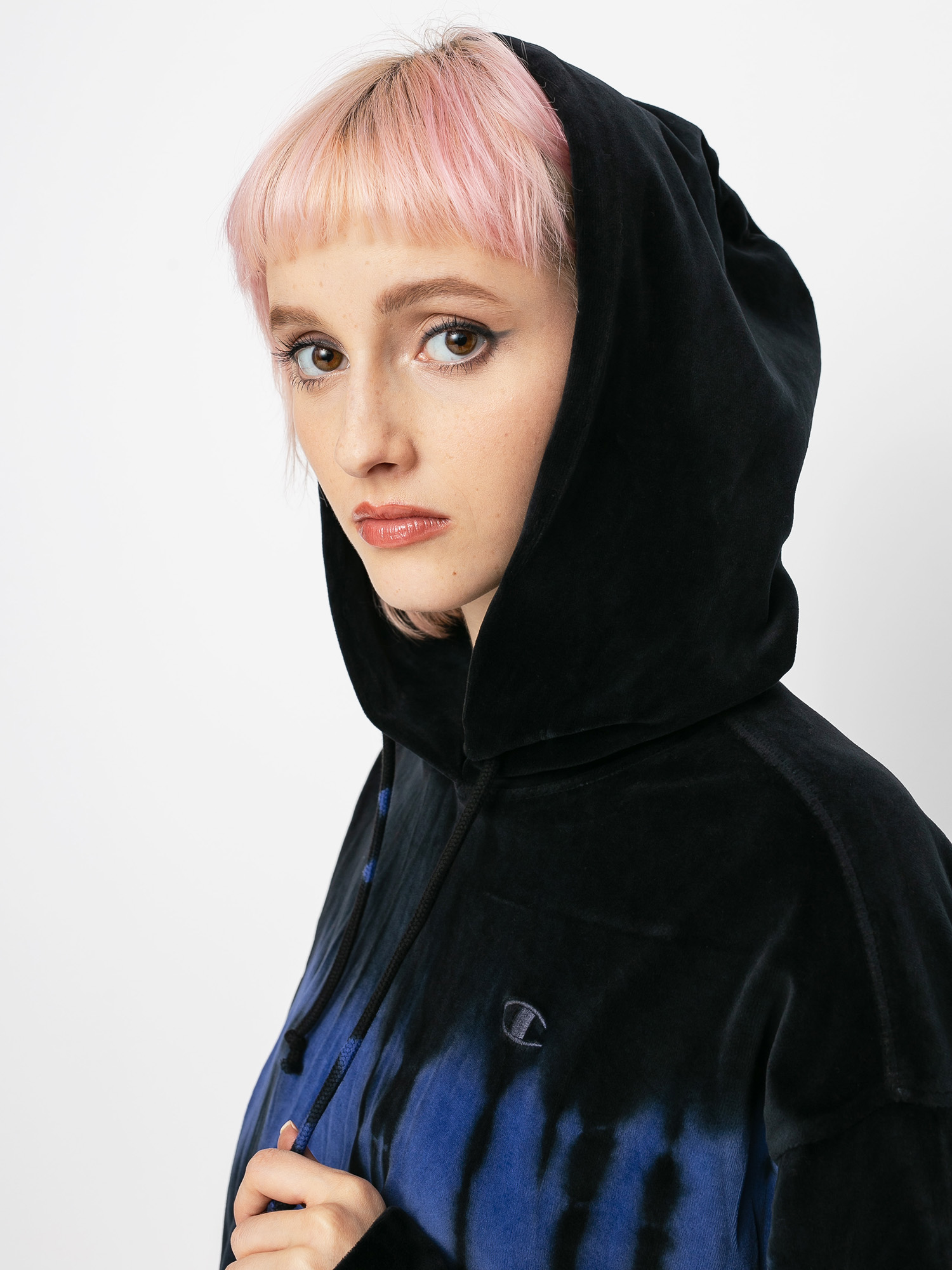 Mikina s kapucňou Champion Sweatshirt HD 113632 Wmn (night/bkk)