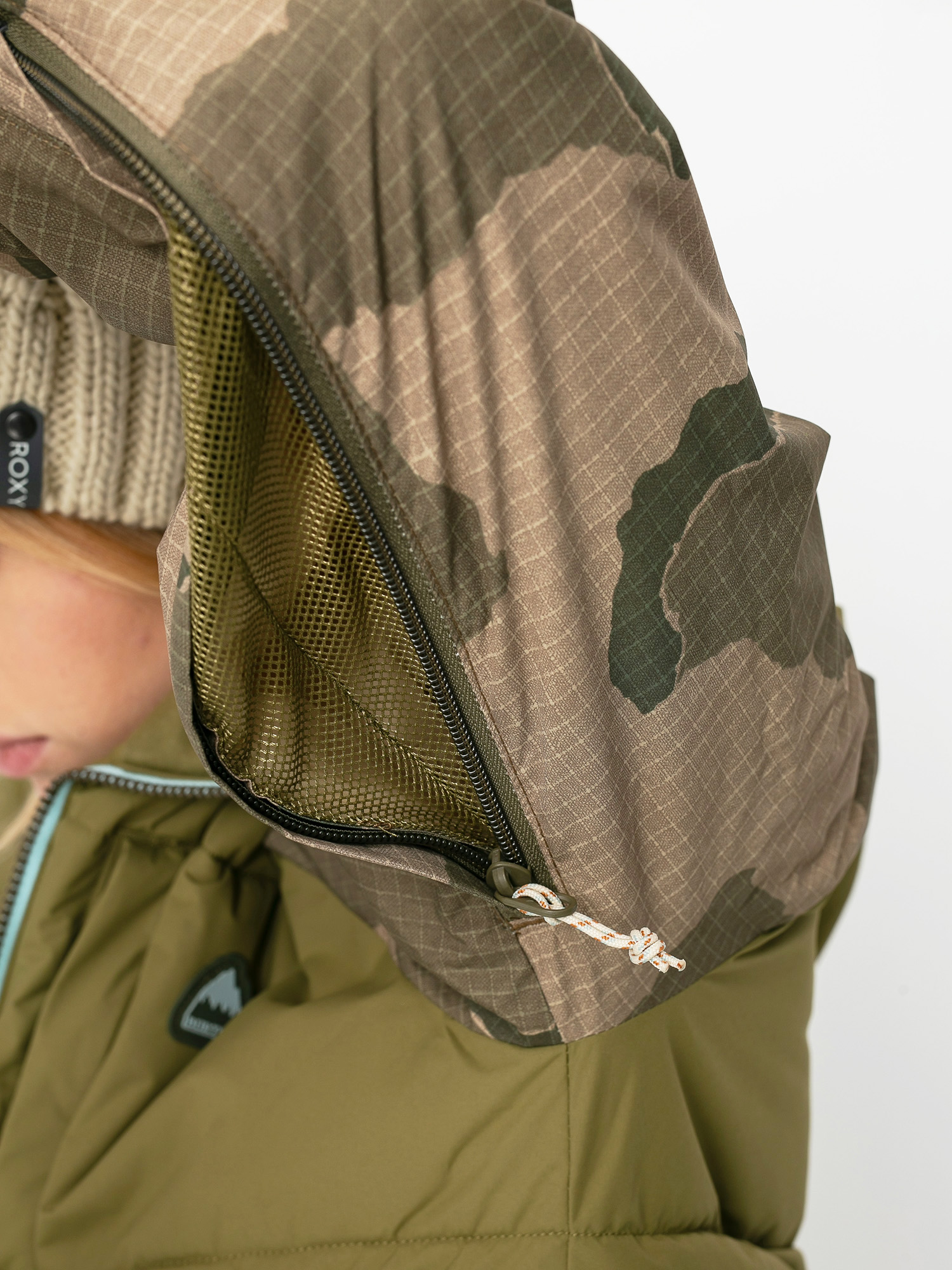 Dámska Snowboardová bunda Burton Keelan (martini olive/barren camo/ether blue)