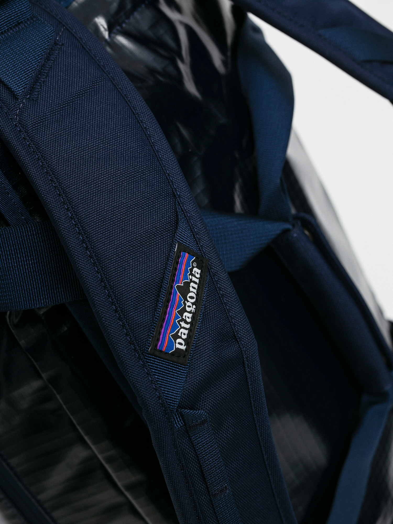 Taška Patagonia Black Hole Duffel 40L (classic navy)