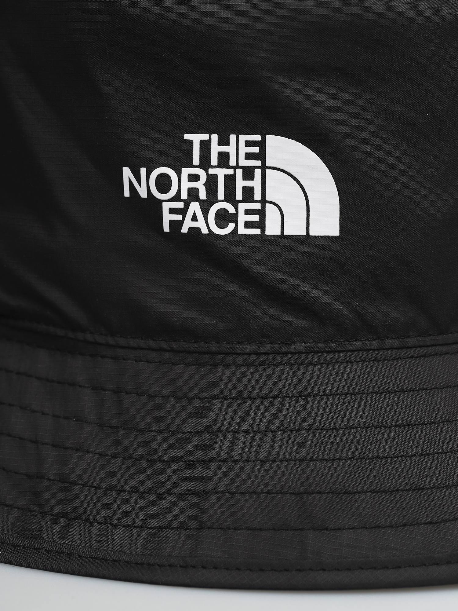 Klobúk The North Face Sun Stash (tnf black/tnf white)