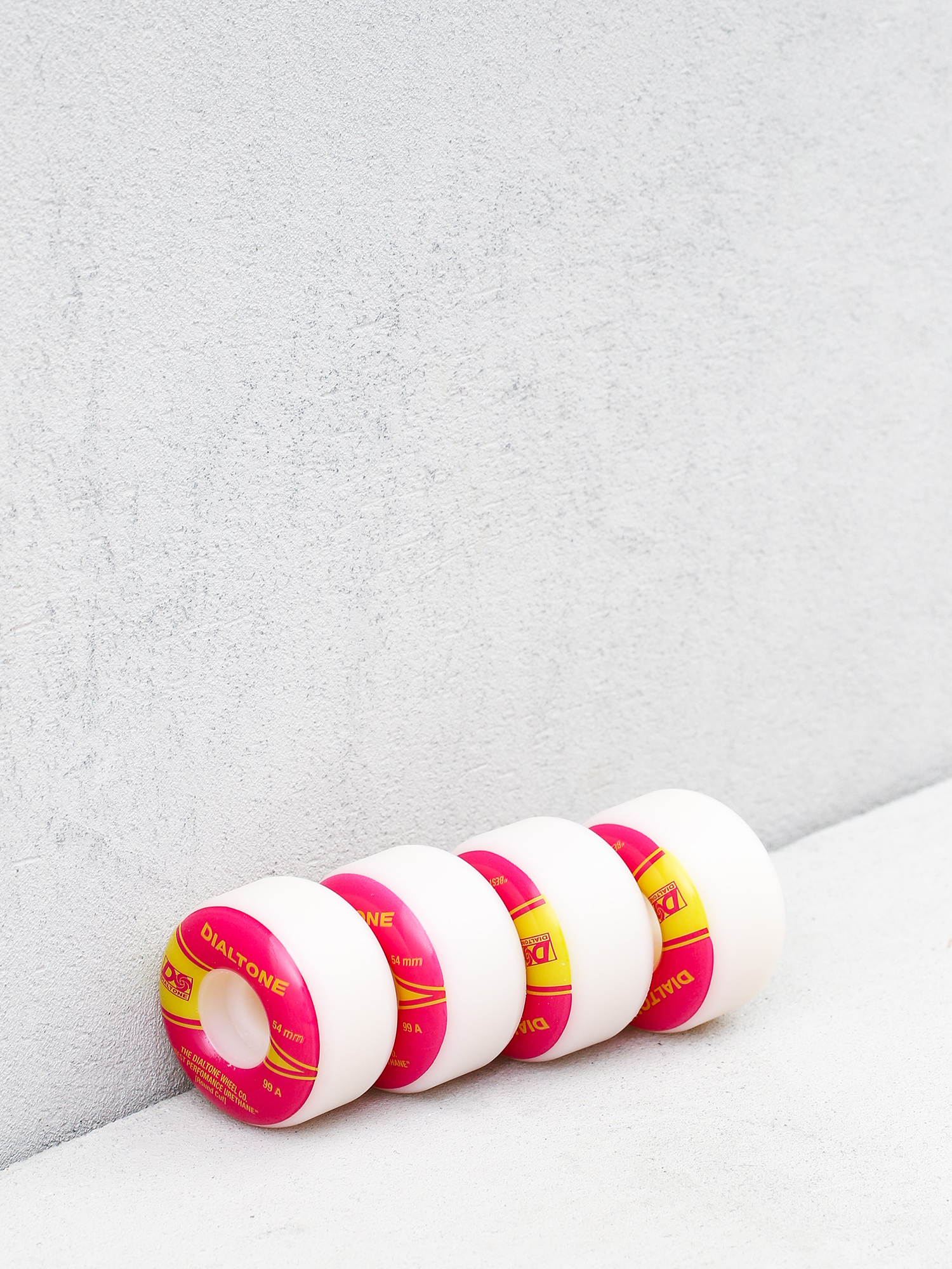 Kolieska Dial Tone Atlantic Round Cut (white/pink)