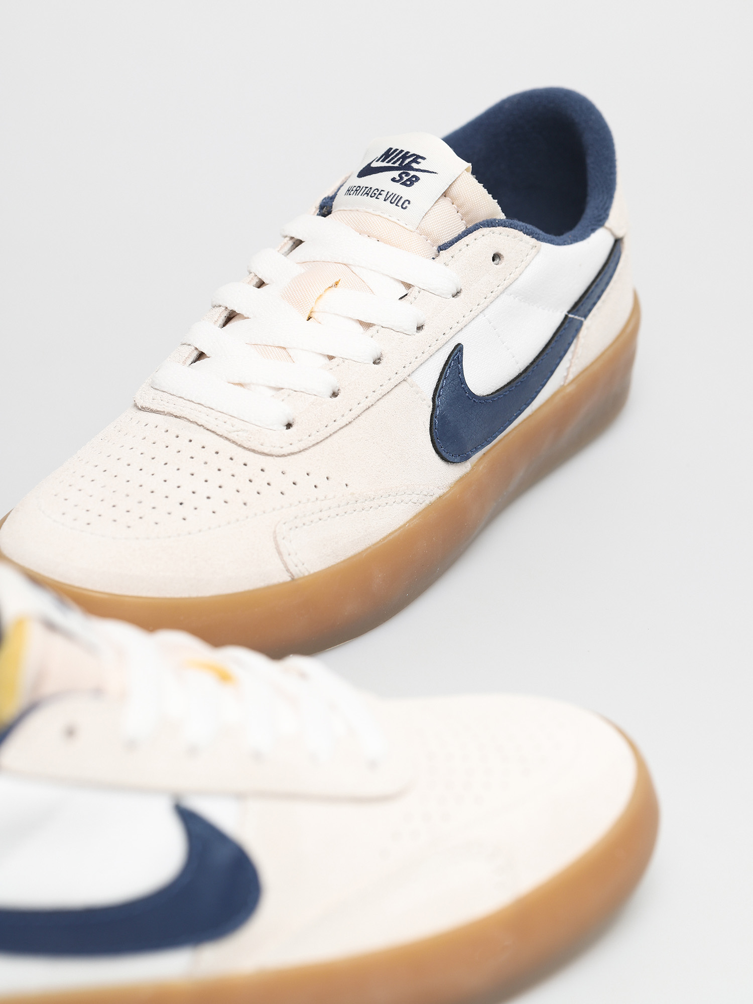 Topánky Nike SB Heritage Vulc (summit white/navy white gum light brown)