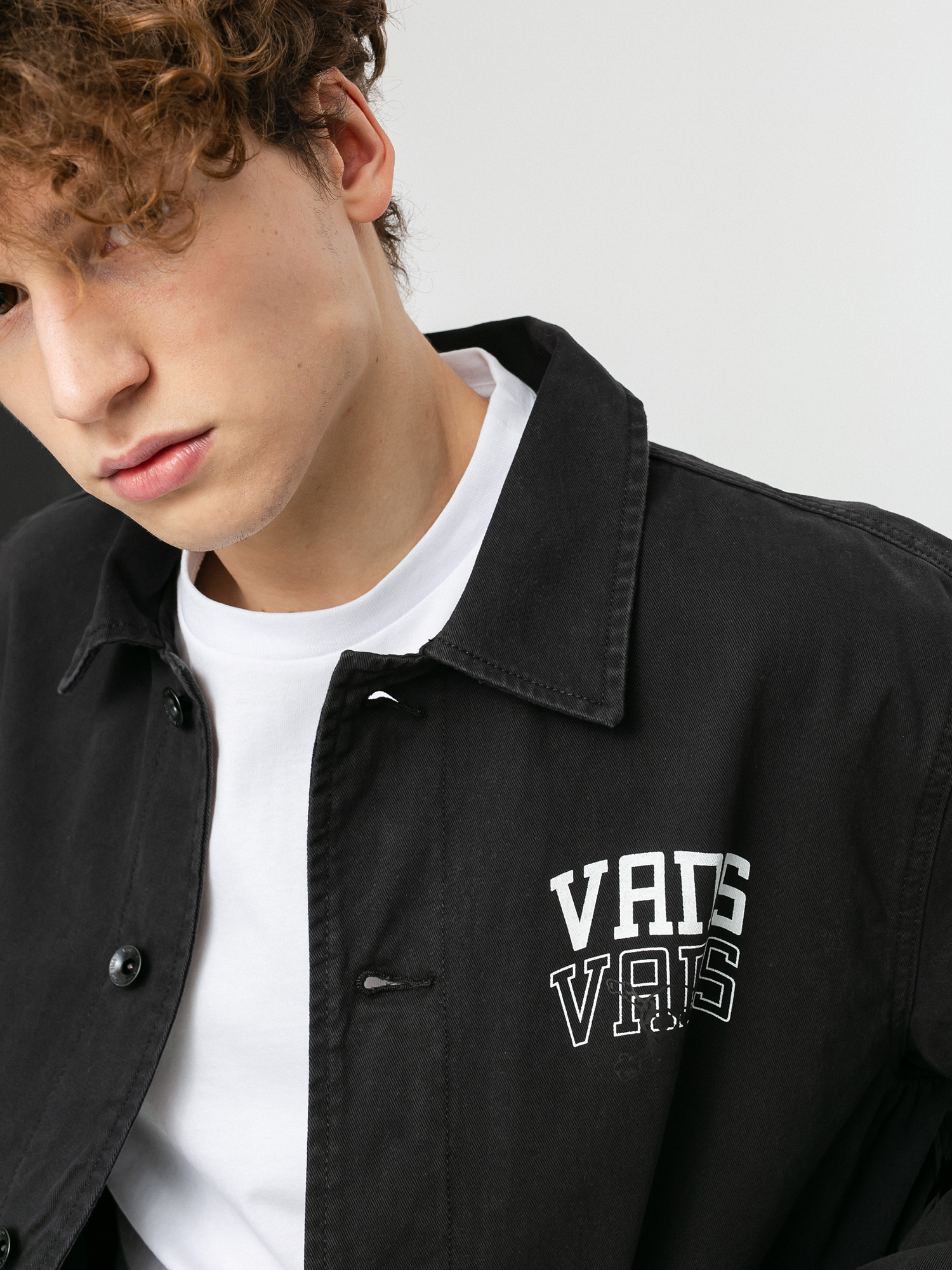 Bunda Vans New Varsity Drill Chore (black)
