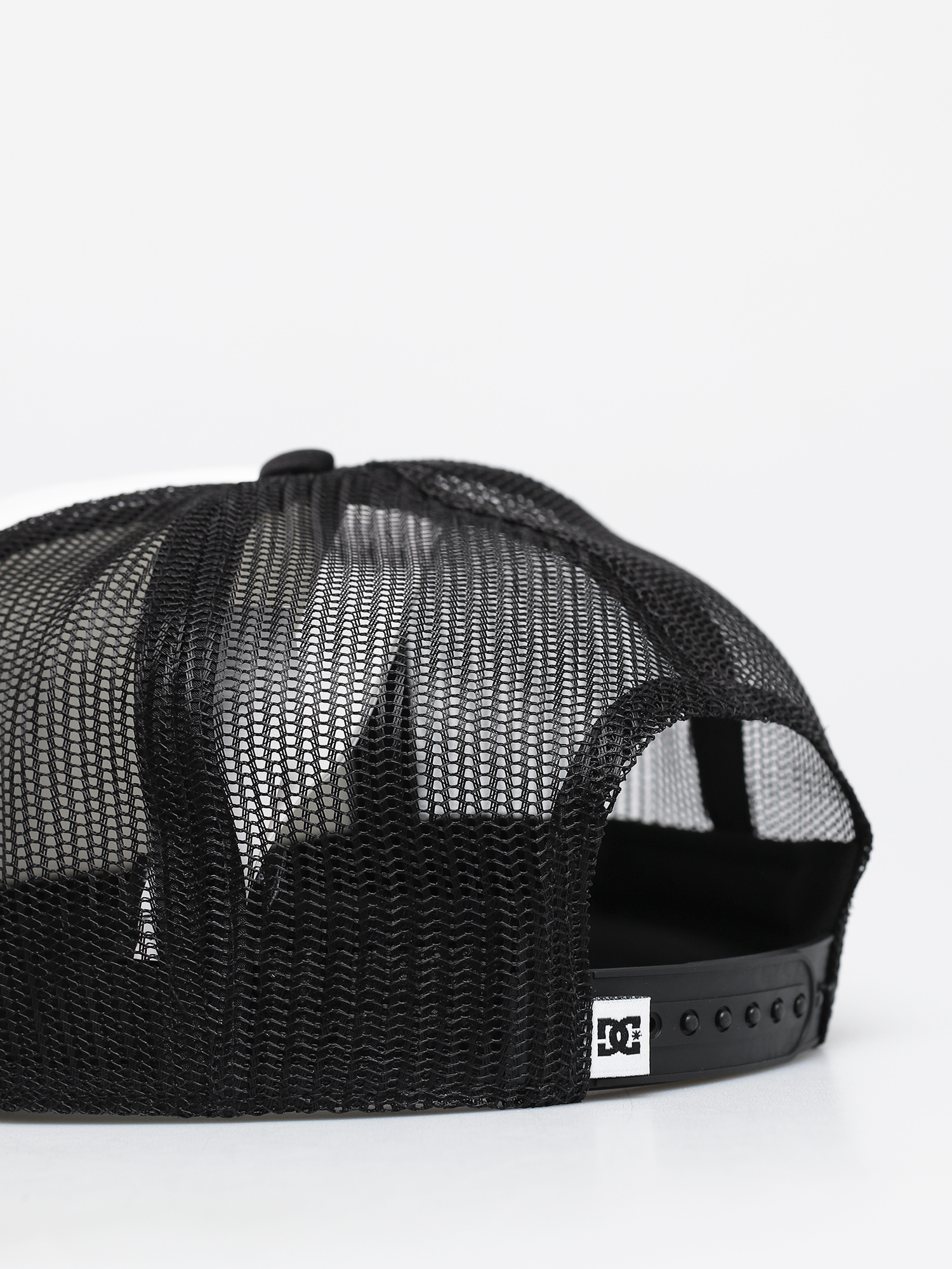 Šiltovka DC Gas Station Trucker ZD (white/black)