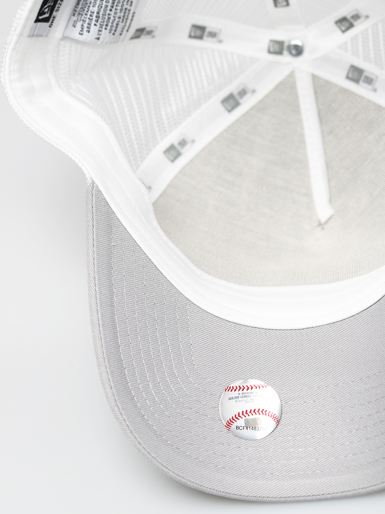 Šiltovka New Era Clean Trucker New York Yankees ZD (grey)