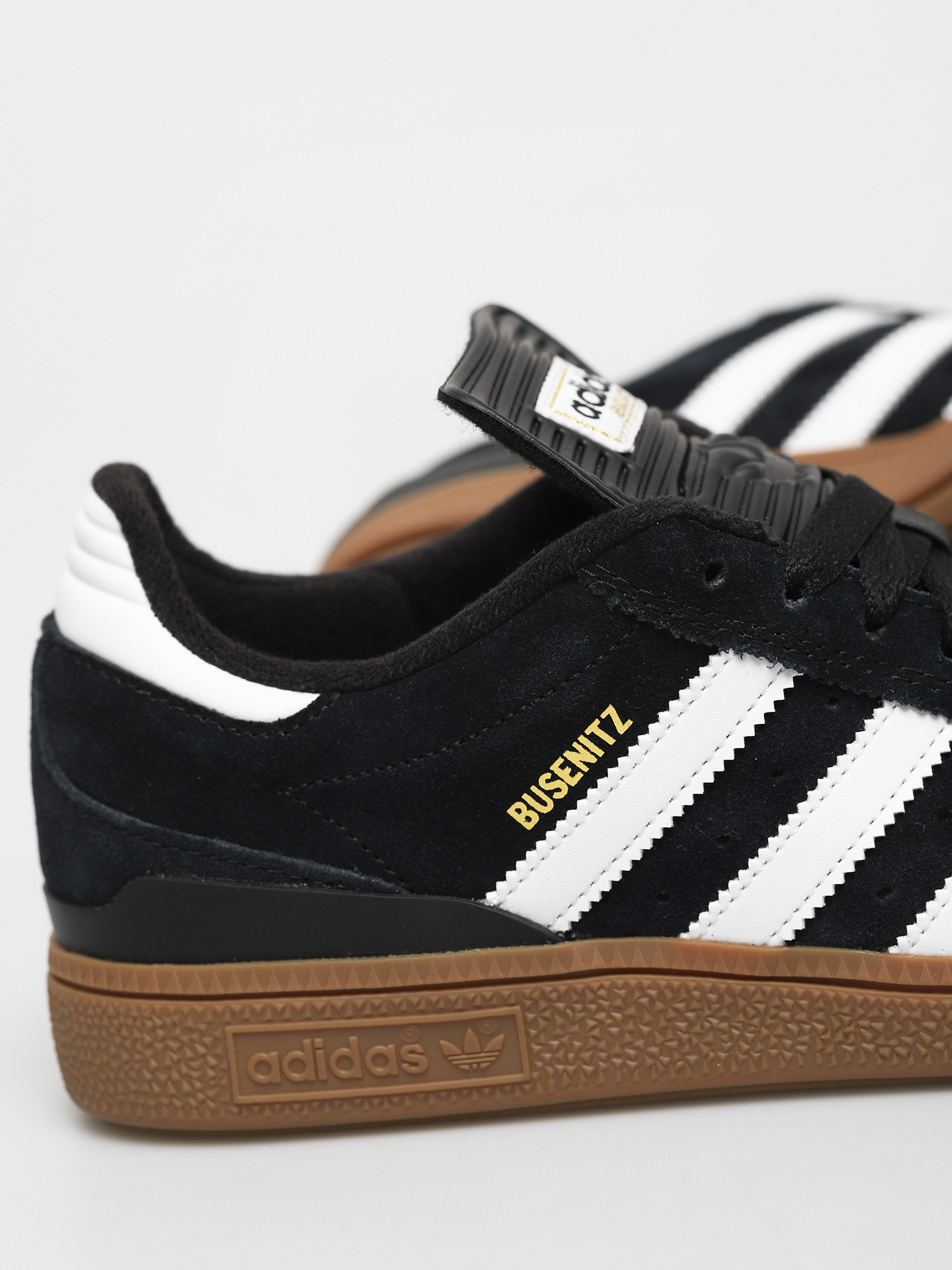 Topánky adidas Busenitz (black1/runwht/metgol)