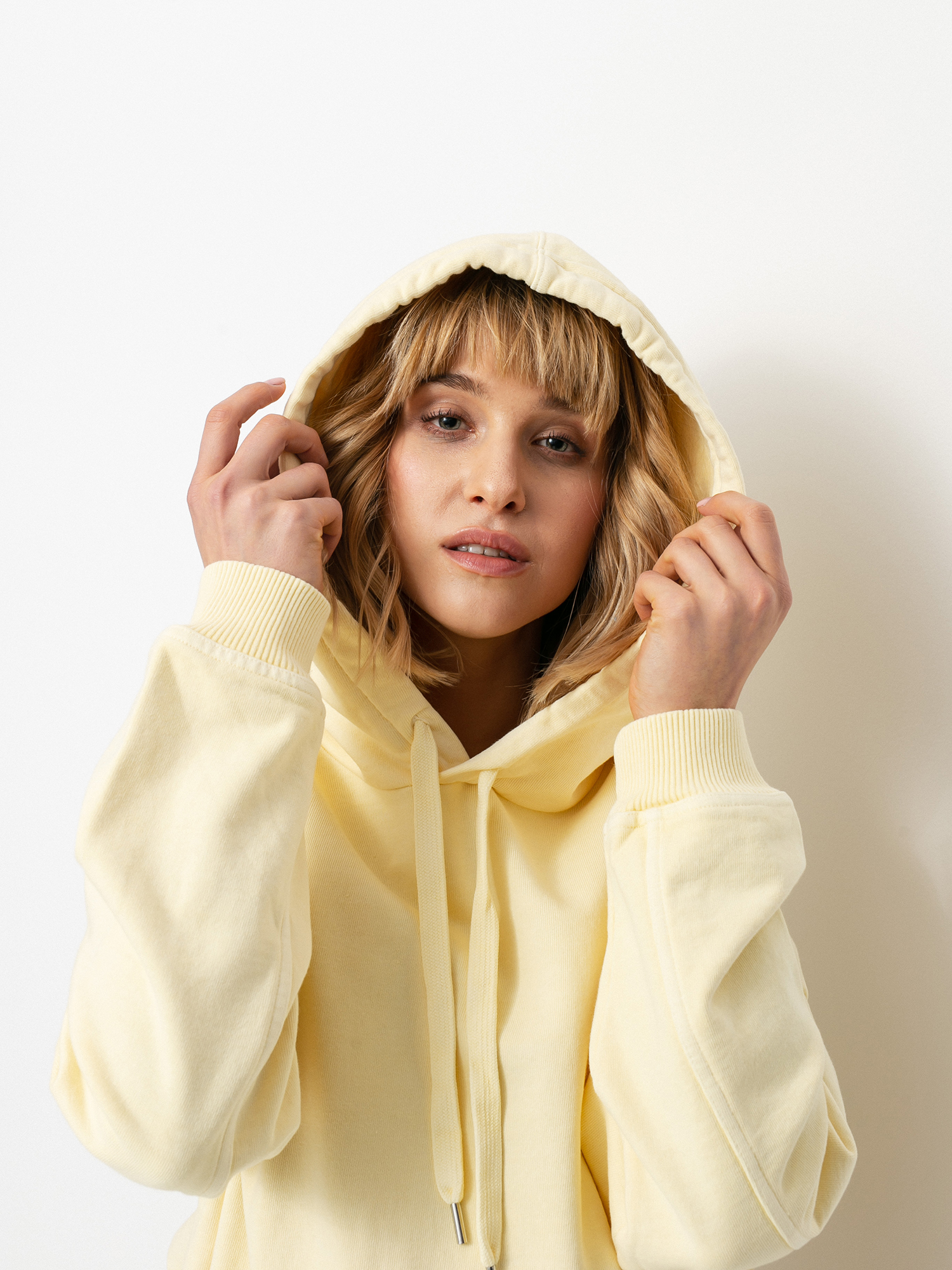 Mikina s kapucňou Levi's® Rider HD Wmn (transparent yellow garment dye)