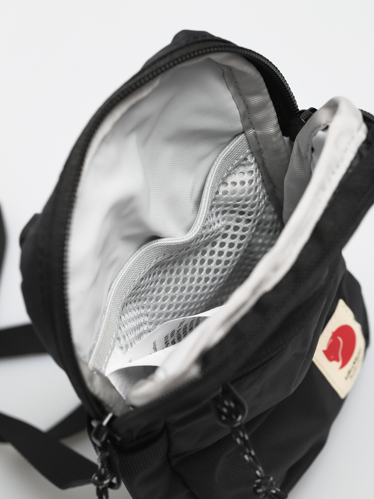 Taška Fjallraven High Coast Pocket (black)