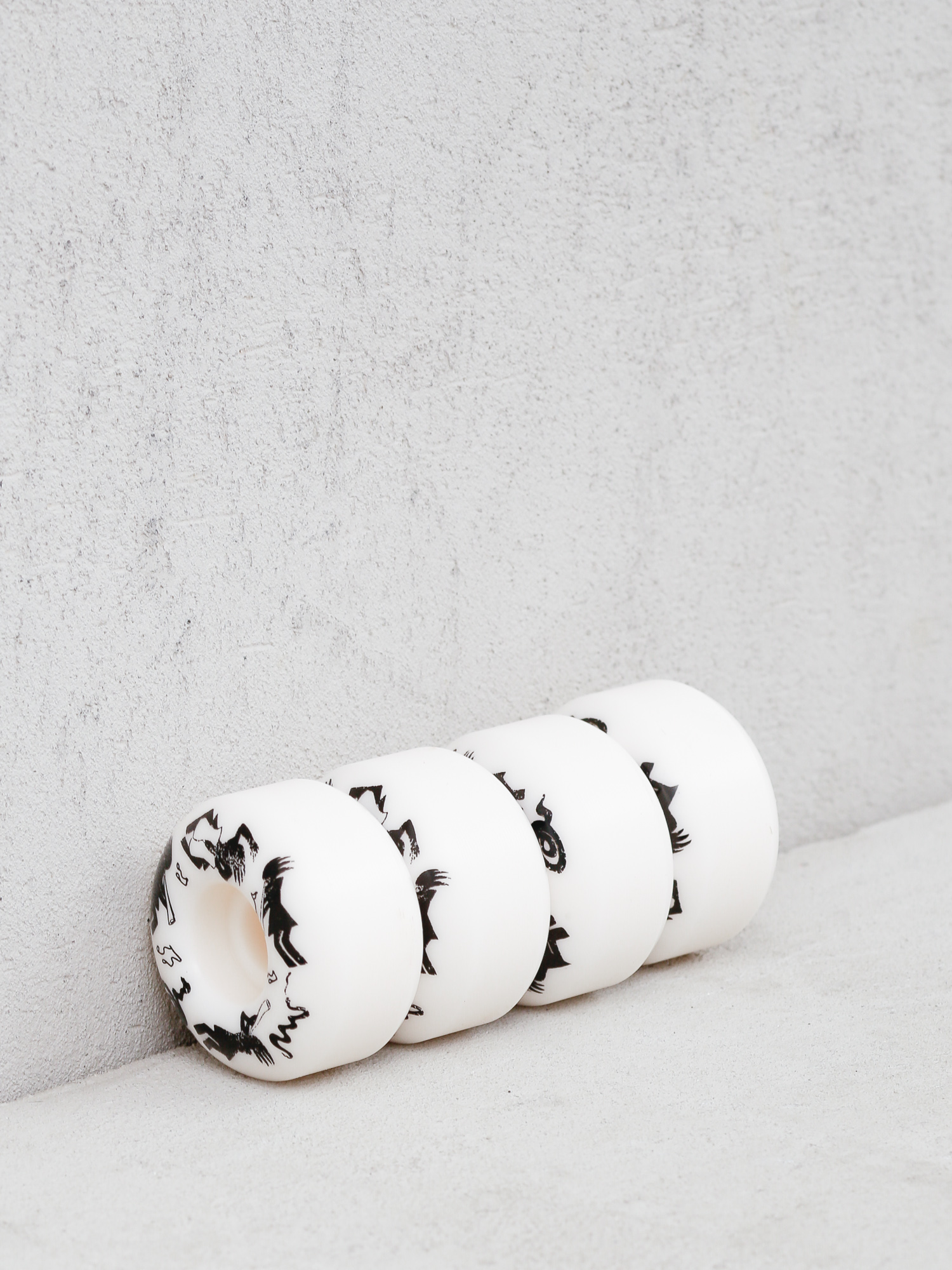 Kolieska Girl Skateboard Kokopelli Staple (white/black)