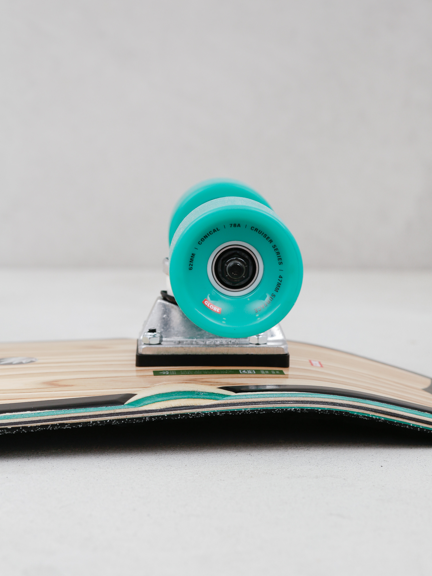 Cruiser Globe Sun City (olivewood/neon jungle)