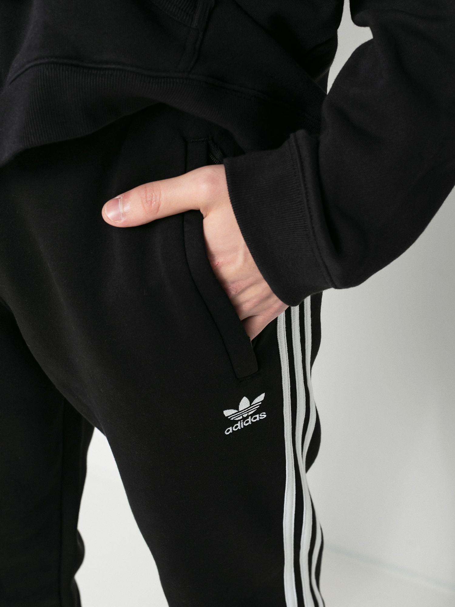Nohavice adidas Originals 3 Stripes (black)