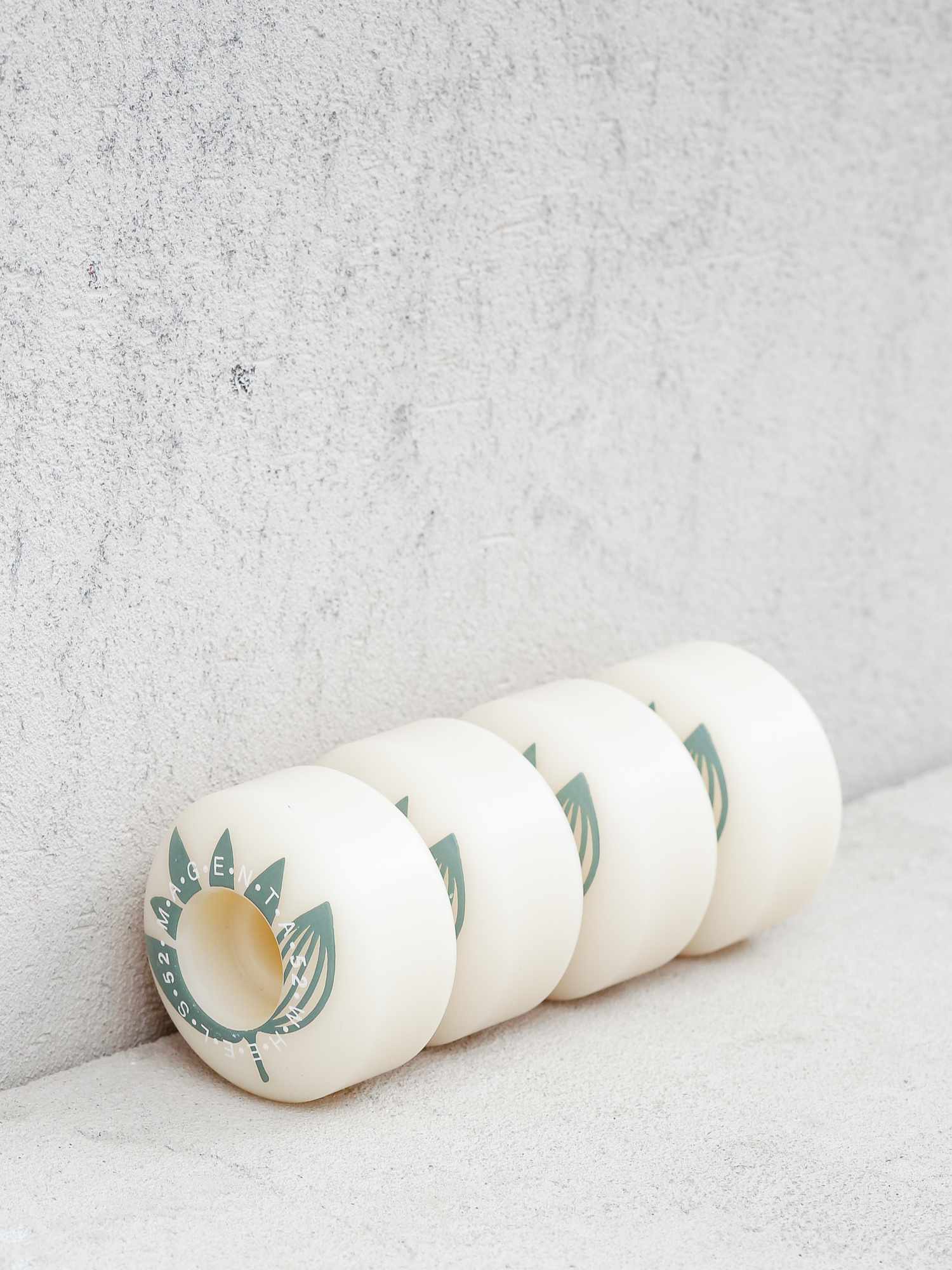 Kolieska Magenta Plant Power (grey)