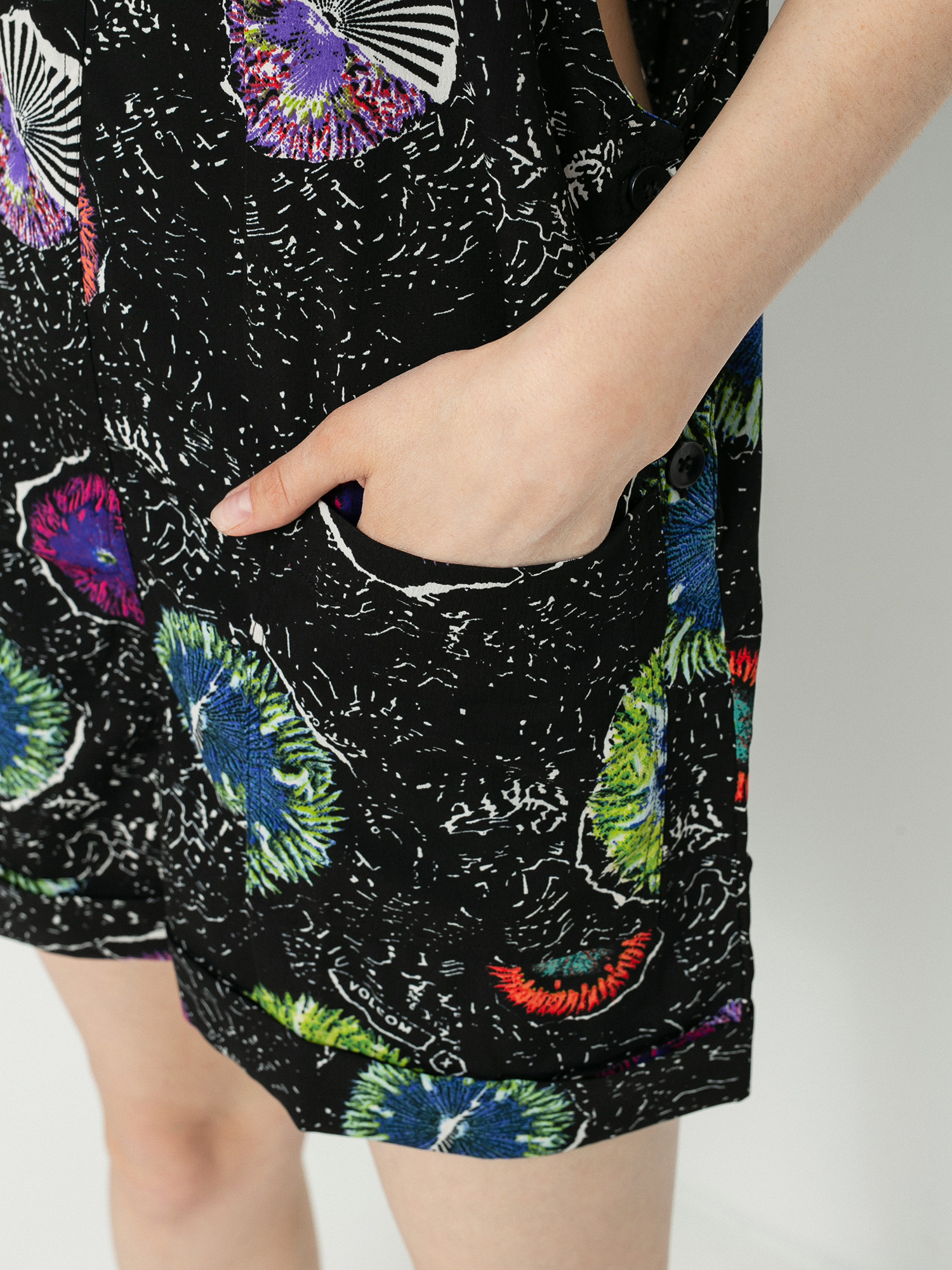 Dámsky Kombinéza Volcom Coral Morph Romper (multi)