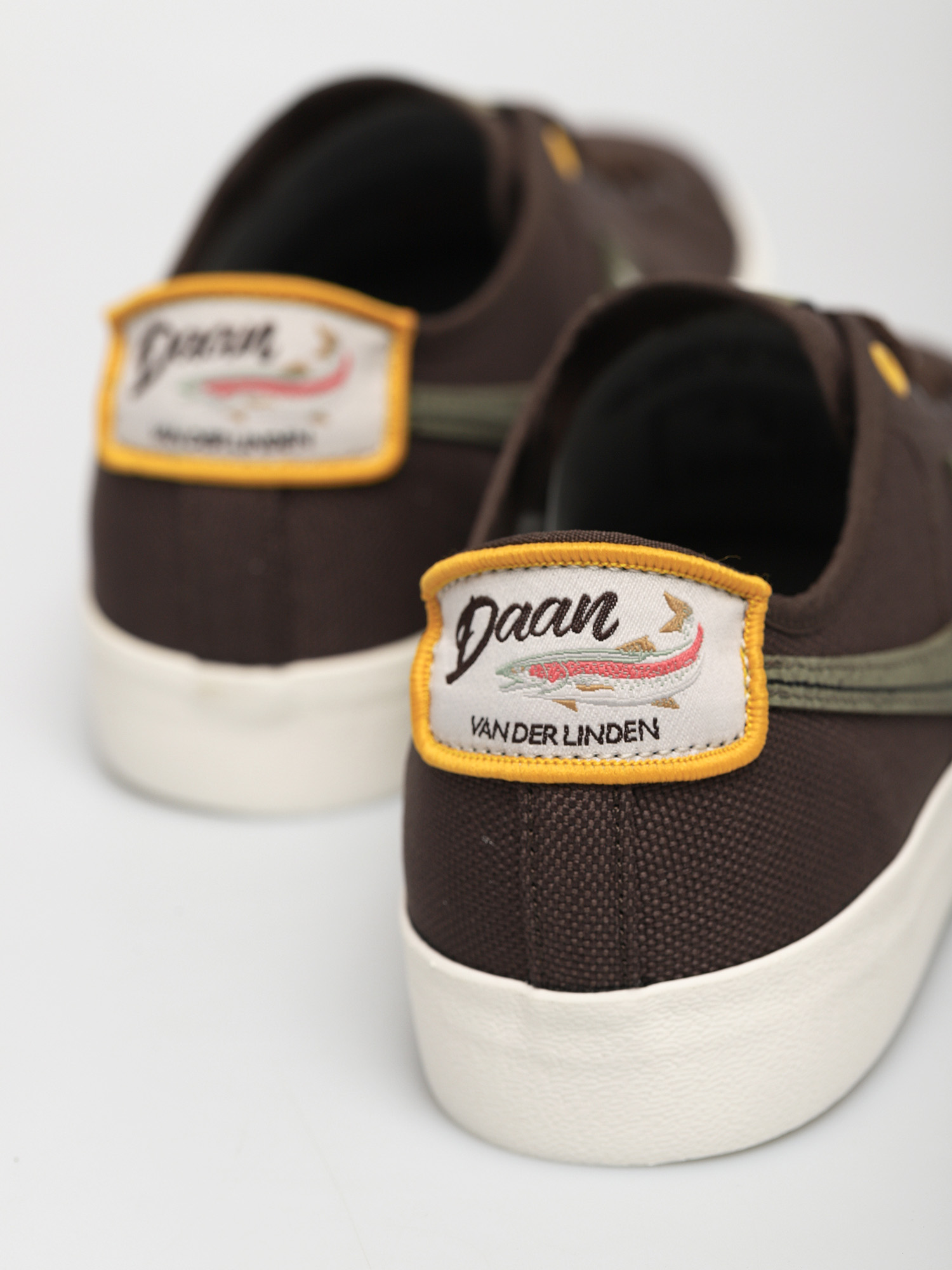 Topánky Nike SB X Daan Van Der Linden Blazer Court (baroque brown/medium olive light bone)