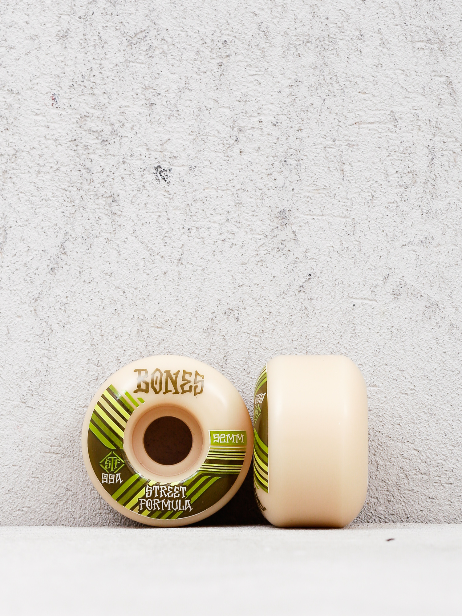 Kolieska Bones Retros STF V4 Wide 99A (white)