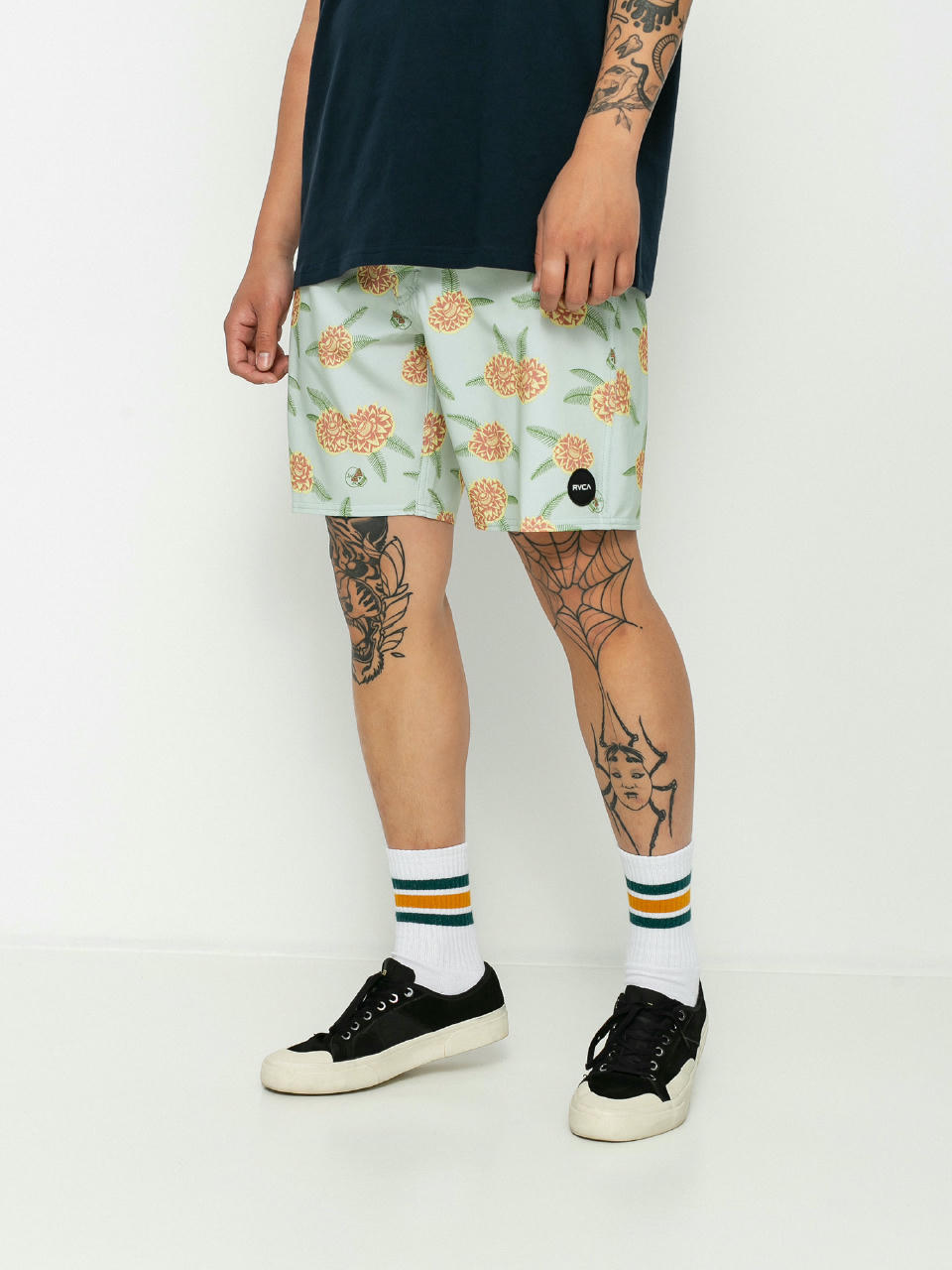 Plážové kraťasy RVCA Luke P Floral Trunk (green tea)