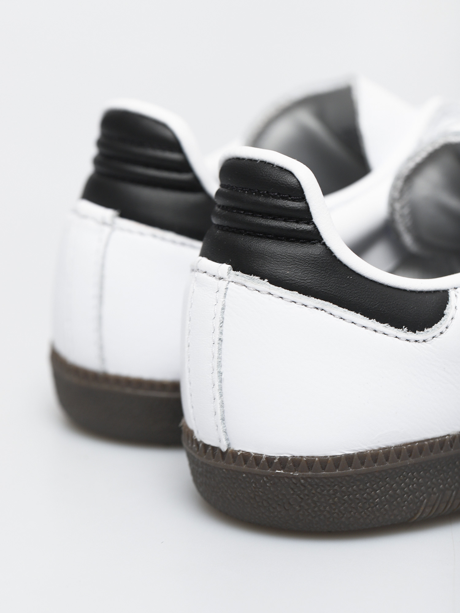 Topánky adidas Samba ADV (ftwwht/cblack/gum5)