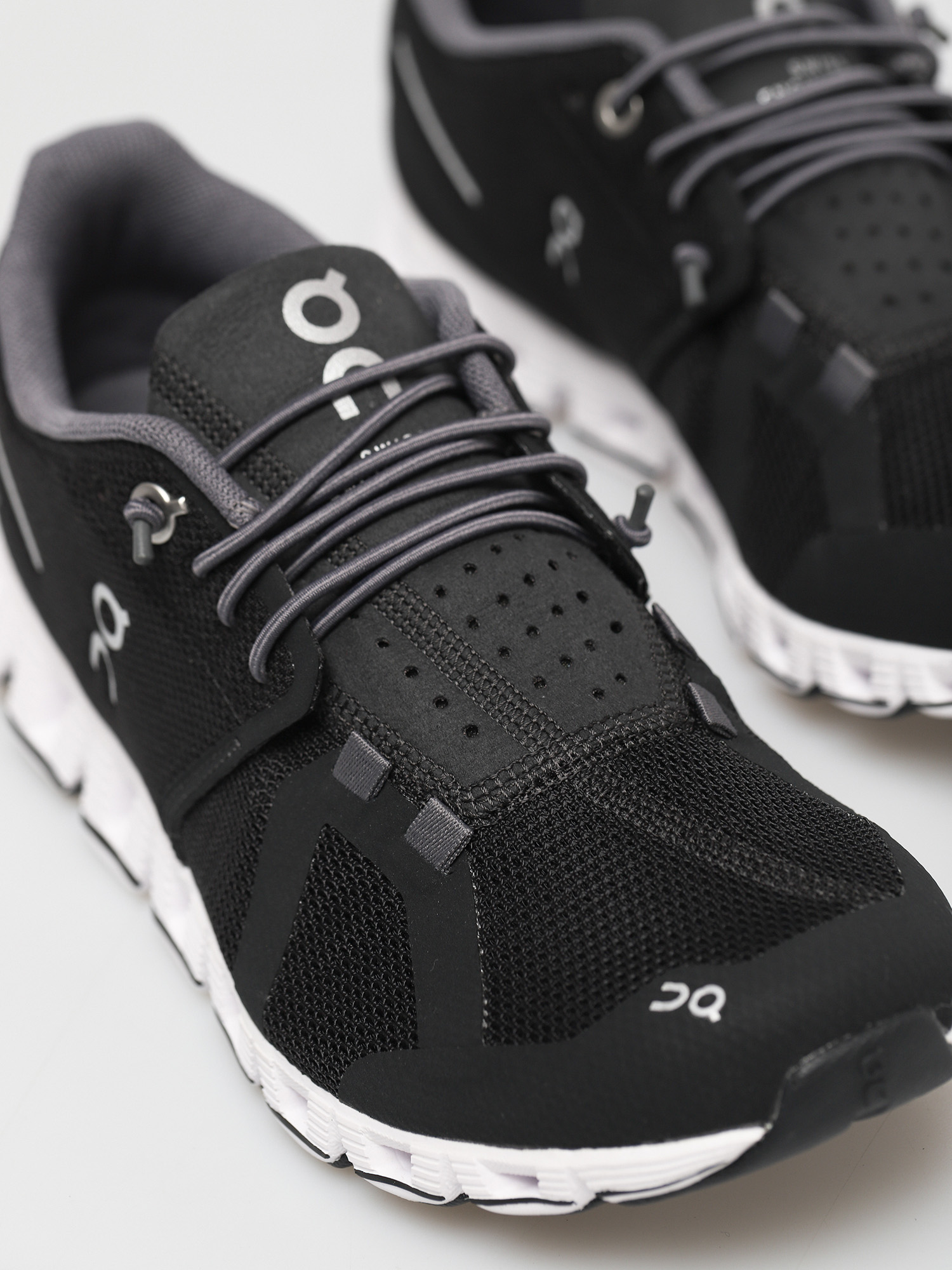 Bežecká obuv On Running Buty Cloud Wmn (black/white)