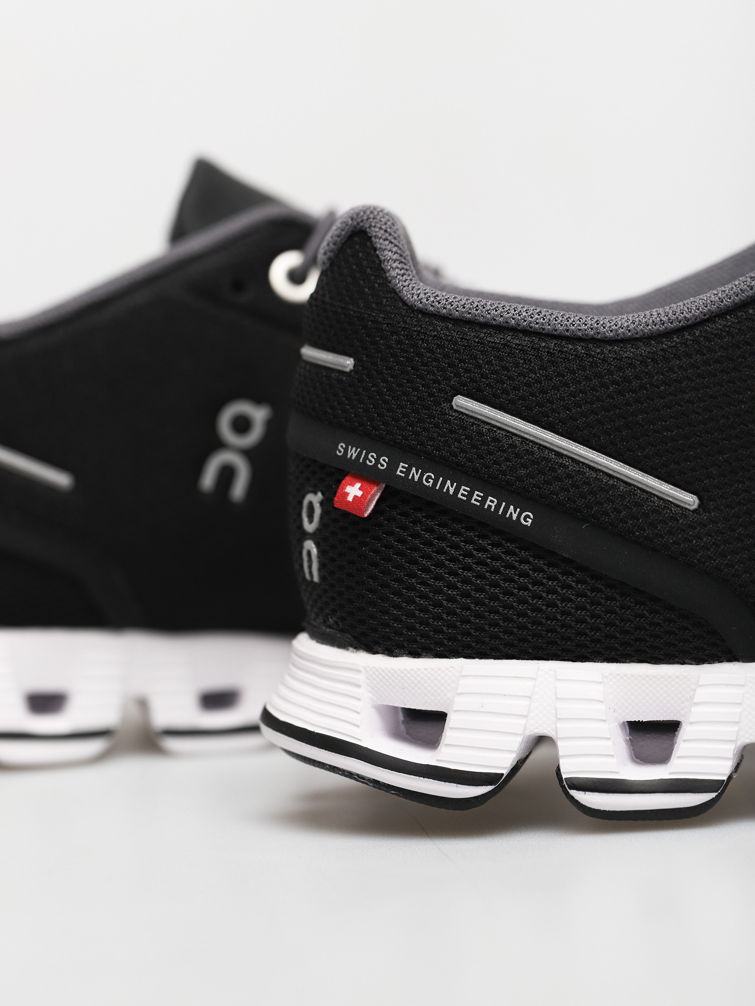 Bežecká obuv On Running Buty Cloud Wmn (black/white)