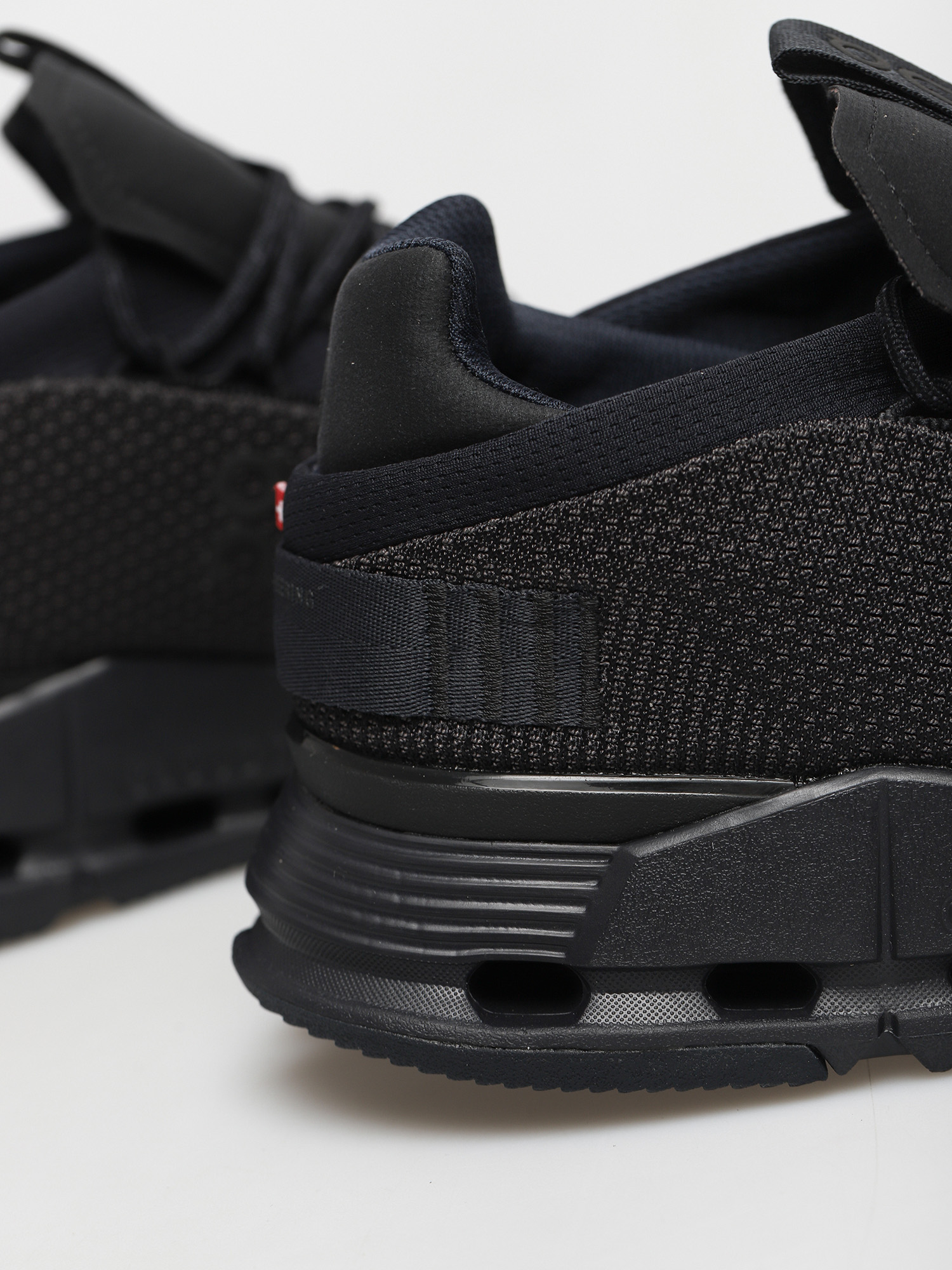 Bežecká obuv On Running Cloudnova (black/eclipse)