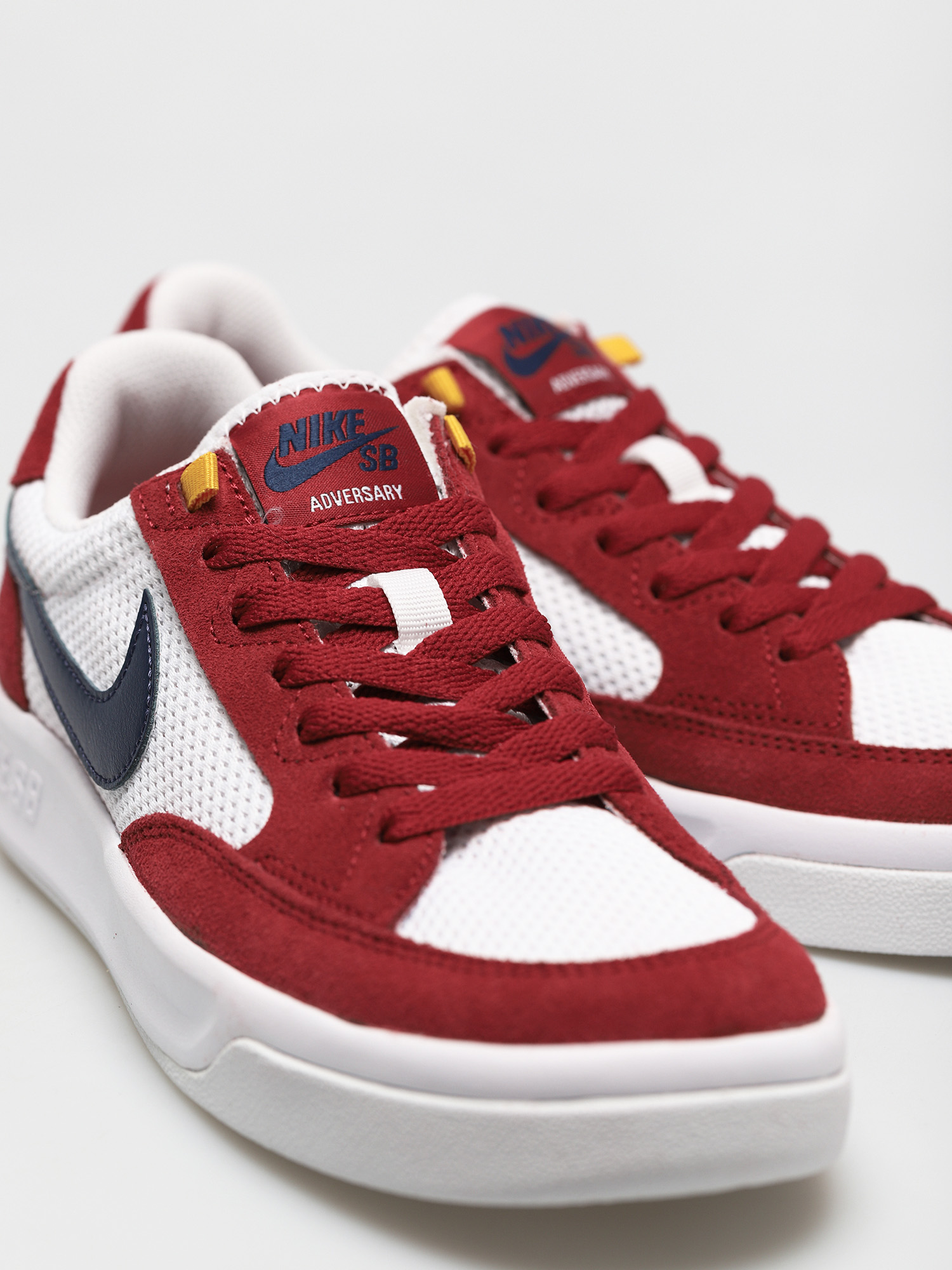 nike sb adversary premium trainers in red and grey